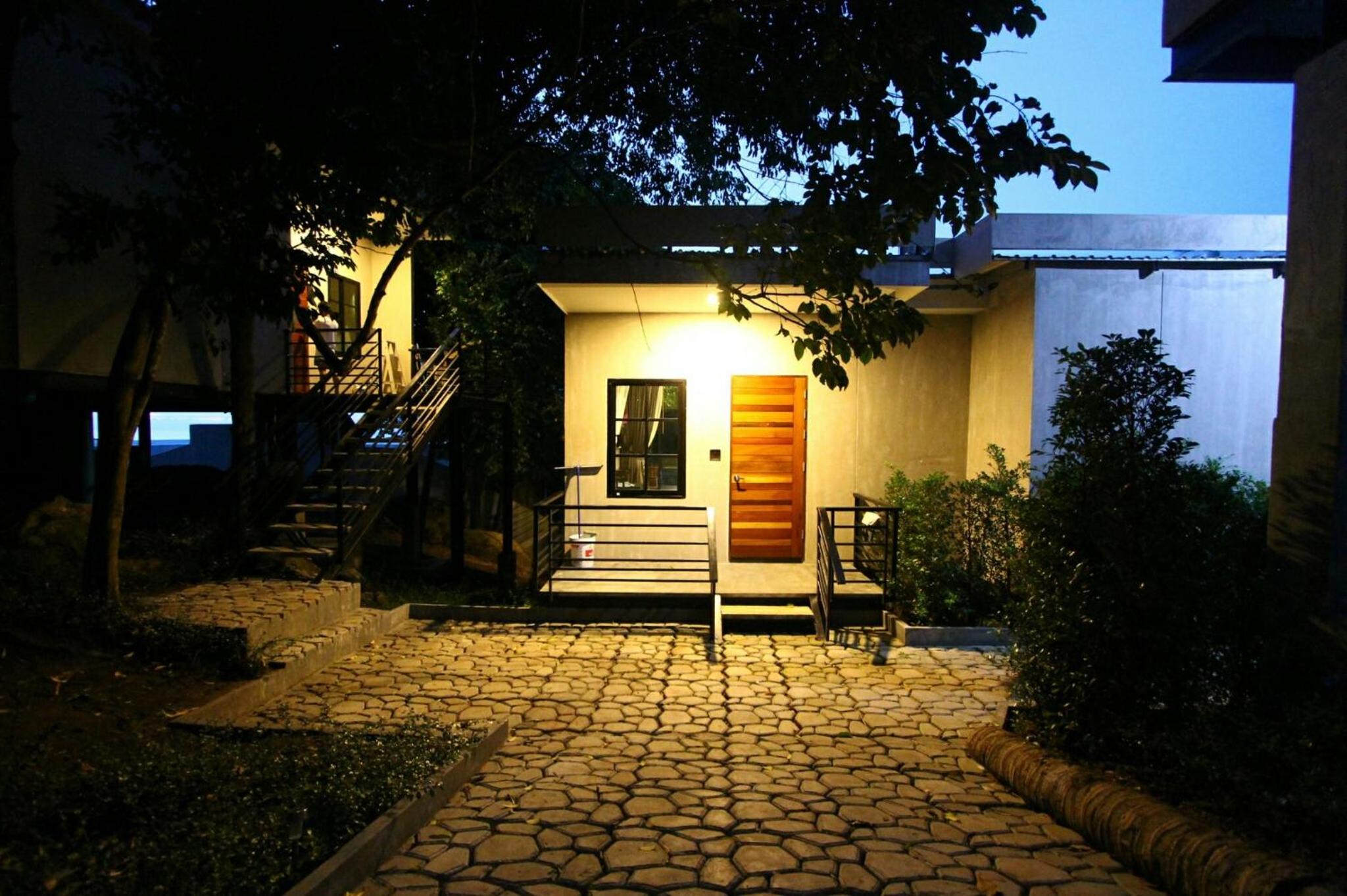 Photo 12