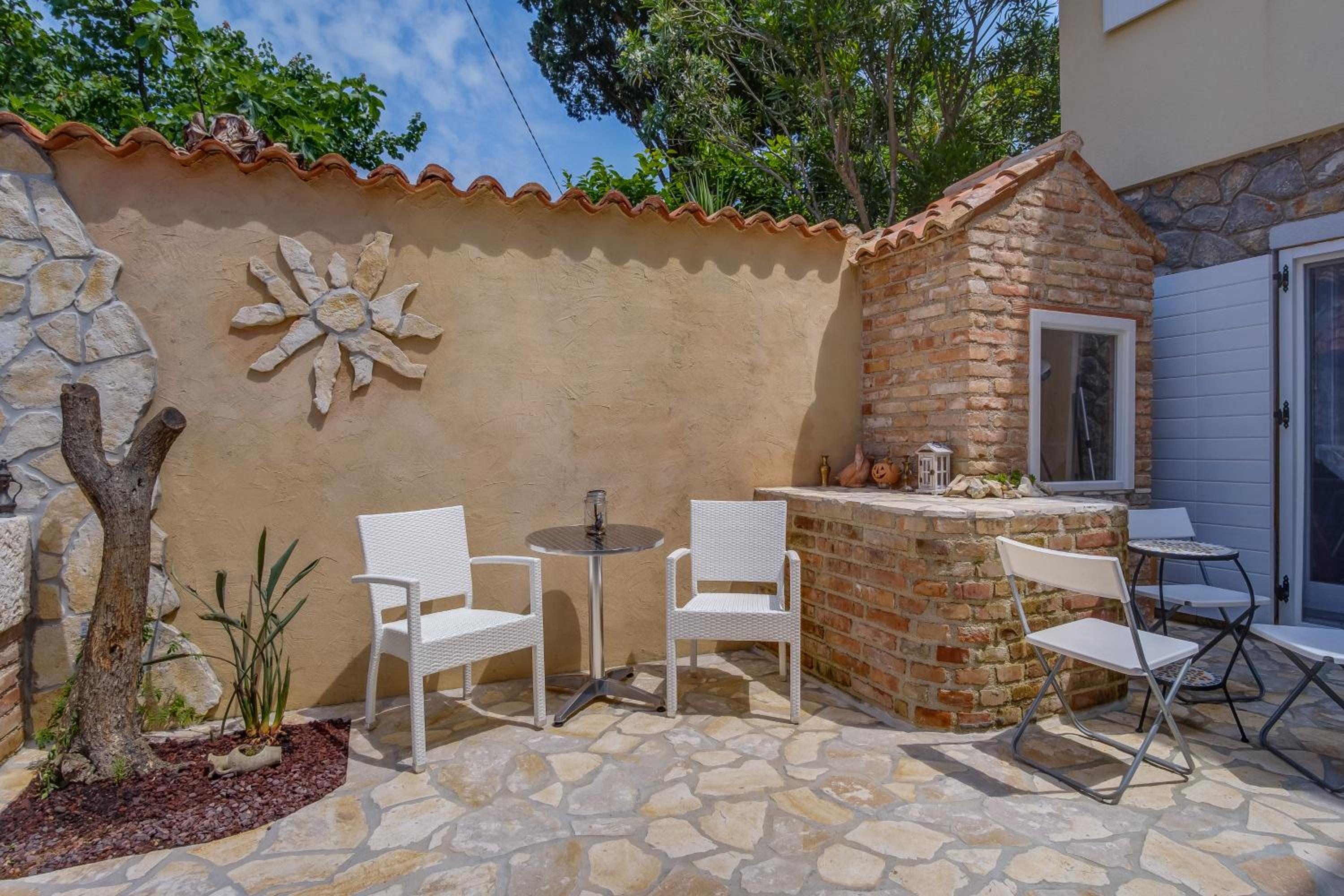 Mediterranes Ferienhaus m. Terrasse view 5