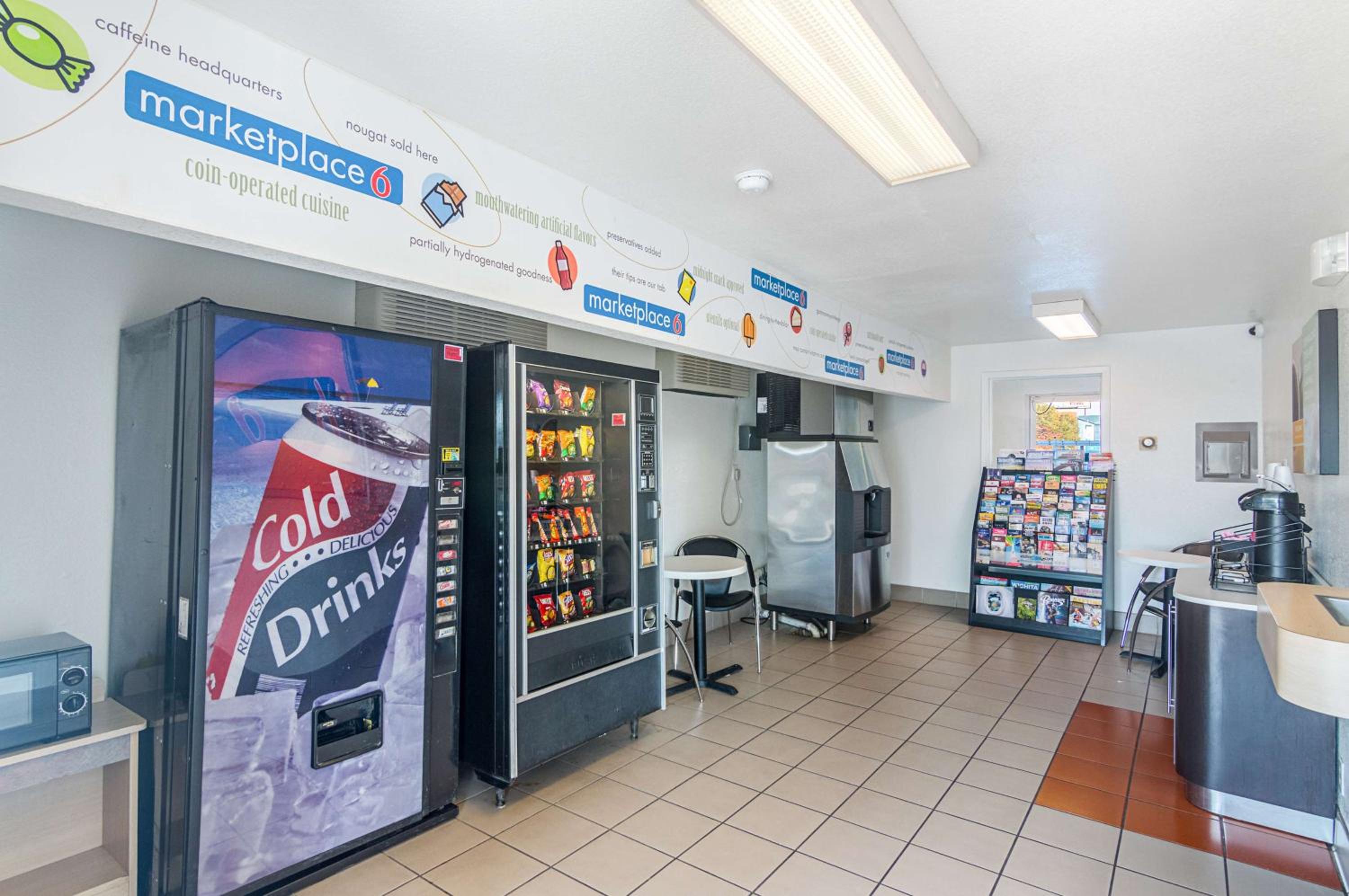 Ardmore Vacations - Motel 6-Ardmore, OK - Property Image 61