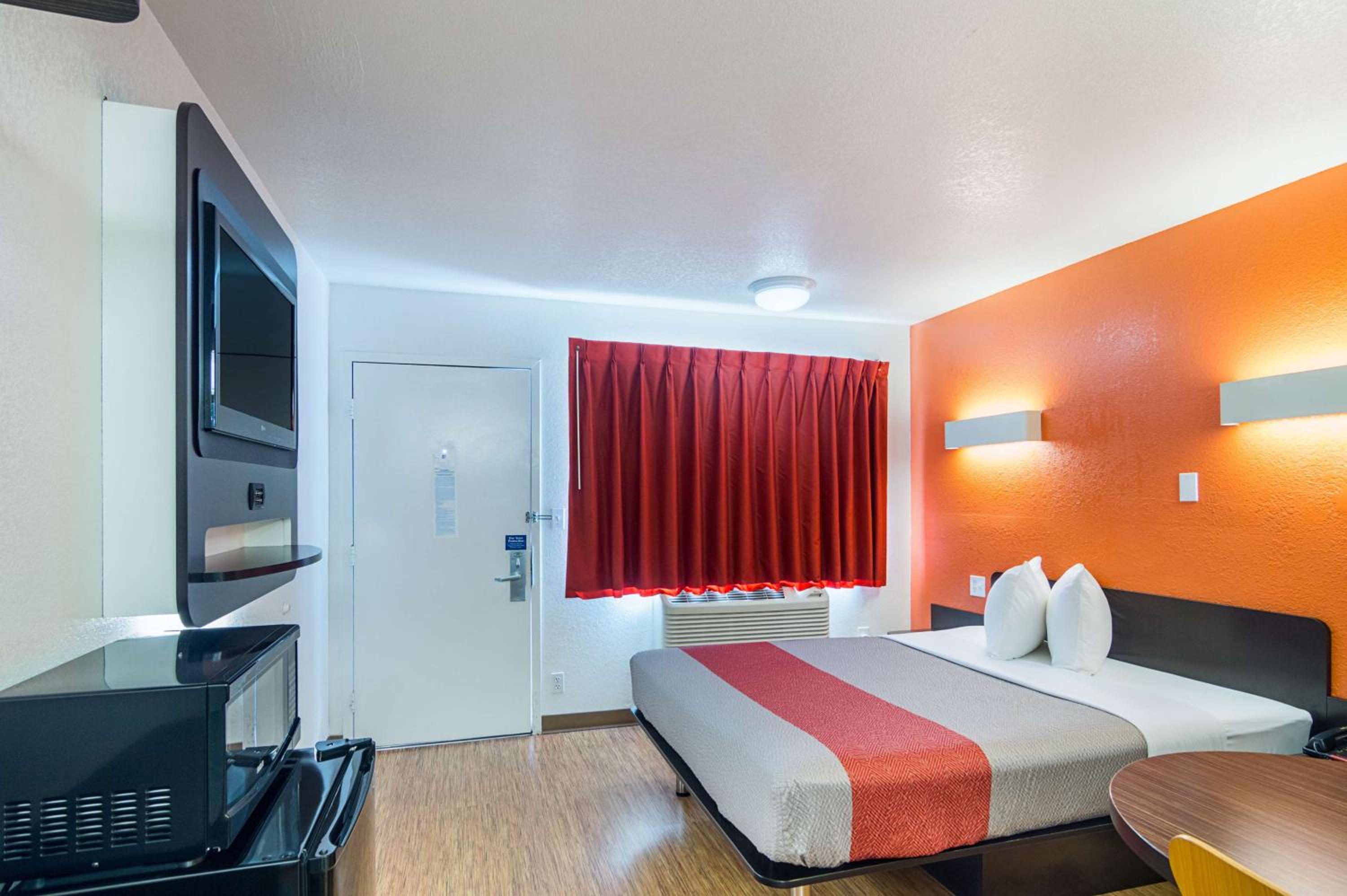 Ardmore Vacations - Motel 6-Ardmore, OK - Property Image 43