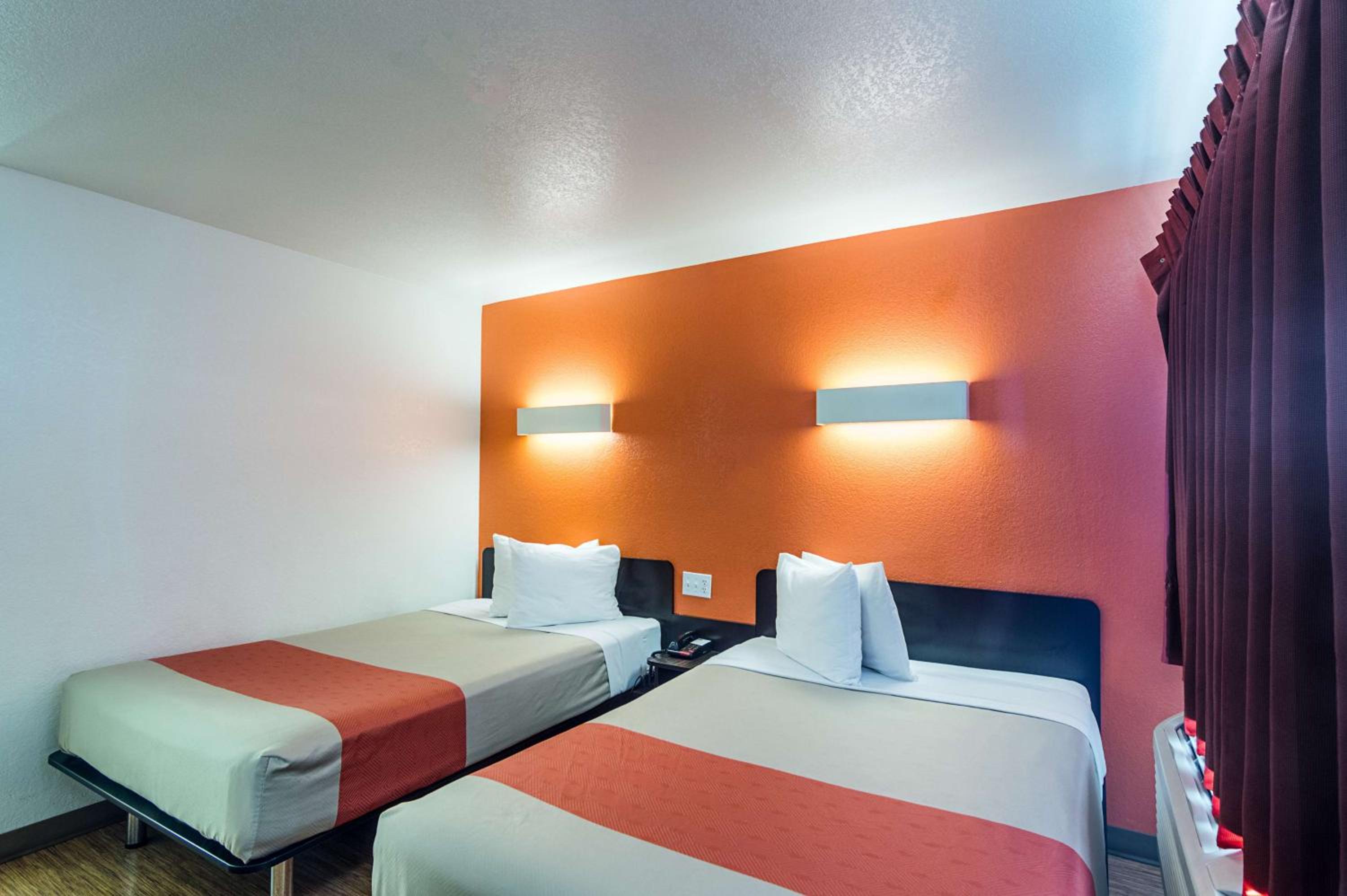 Ardmore Vacations - Motel 6-Ardmore, OK - Property Image 44