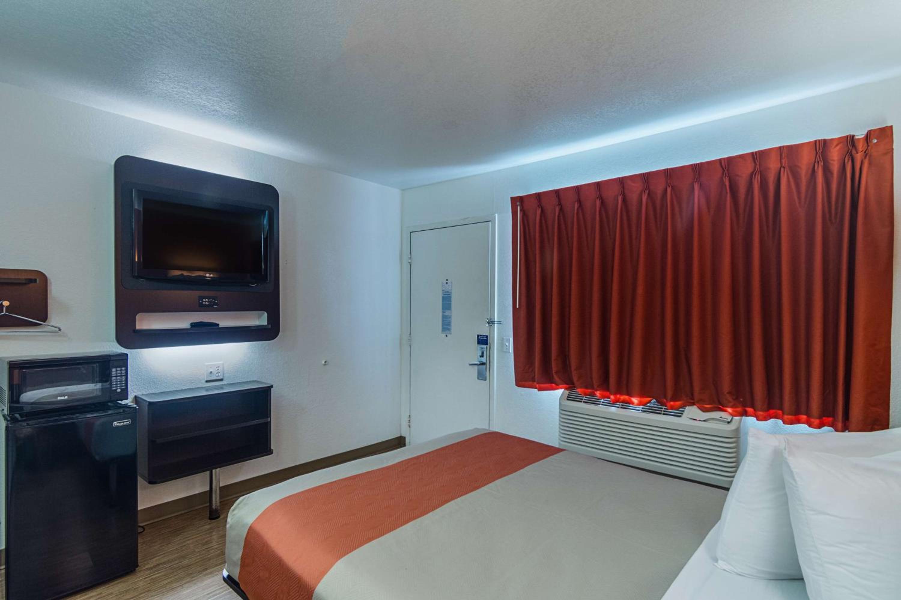 Ardmore Vacations - Motel 6-Ardmore, OK - Property Image 48