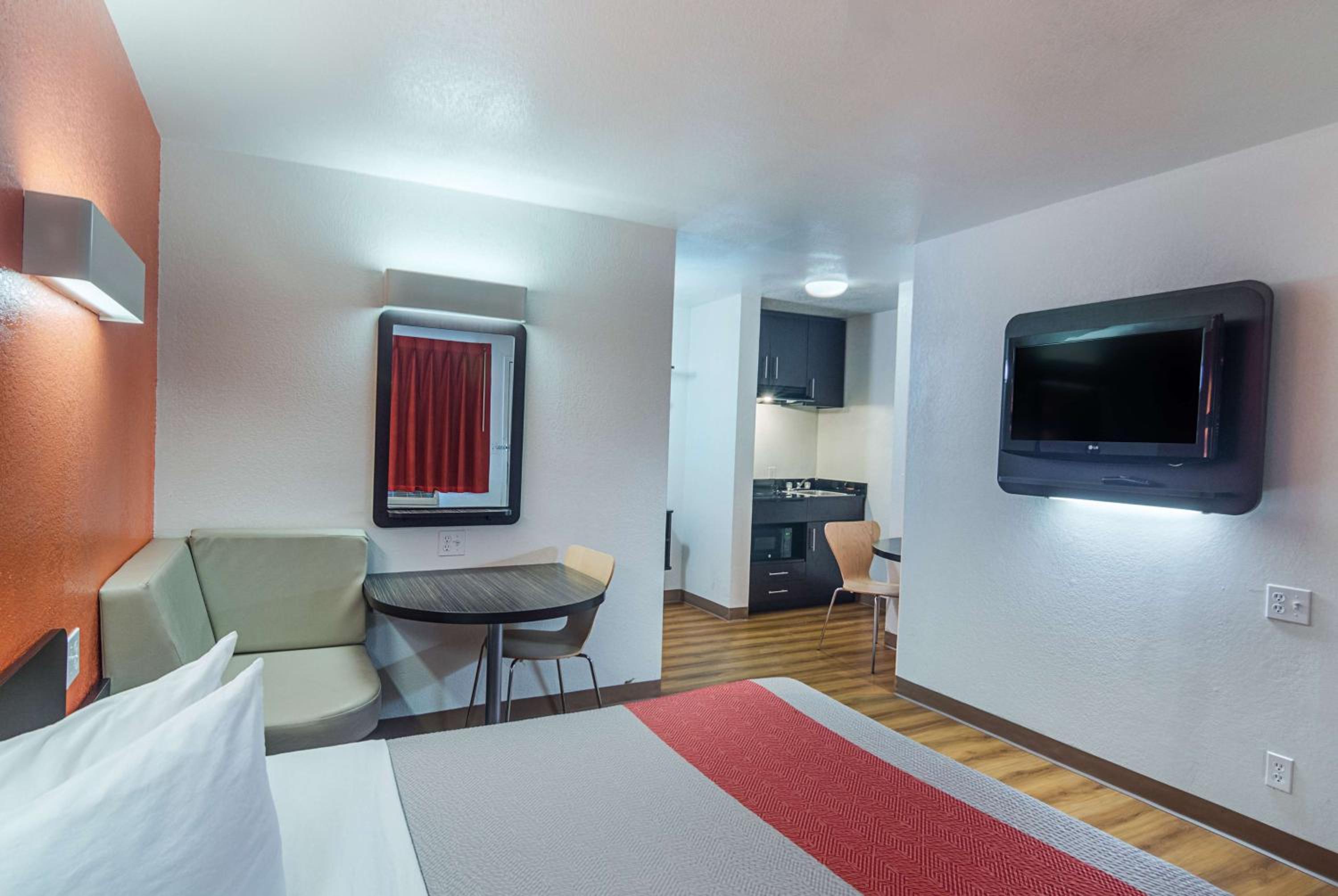 Ardmore Vacations - Motel 6-Ardmore, OK - Property Image 35