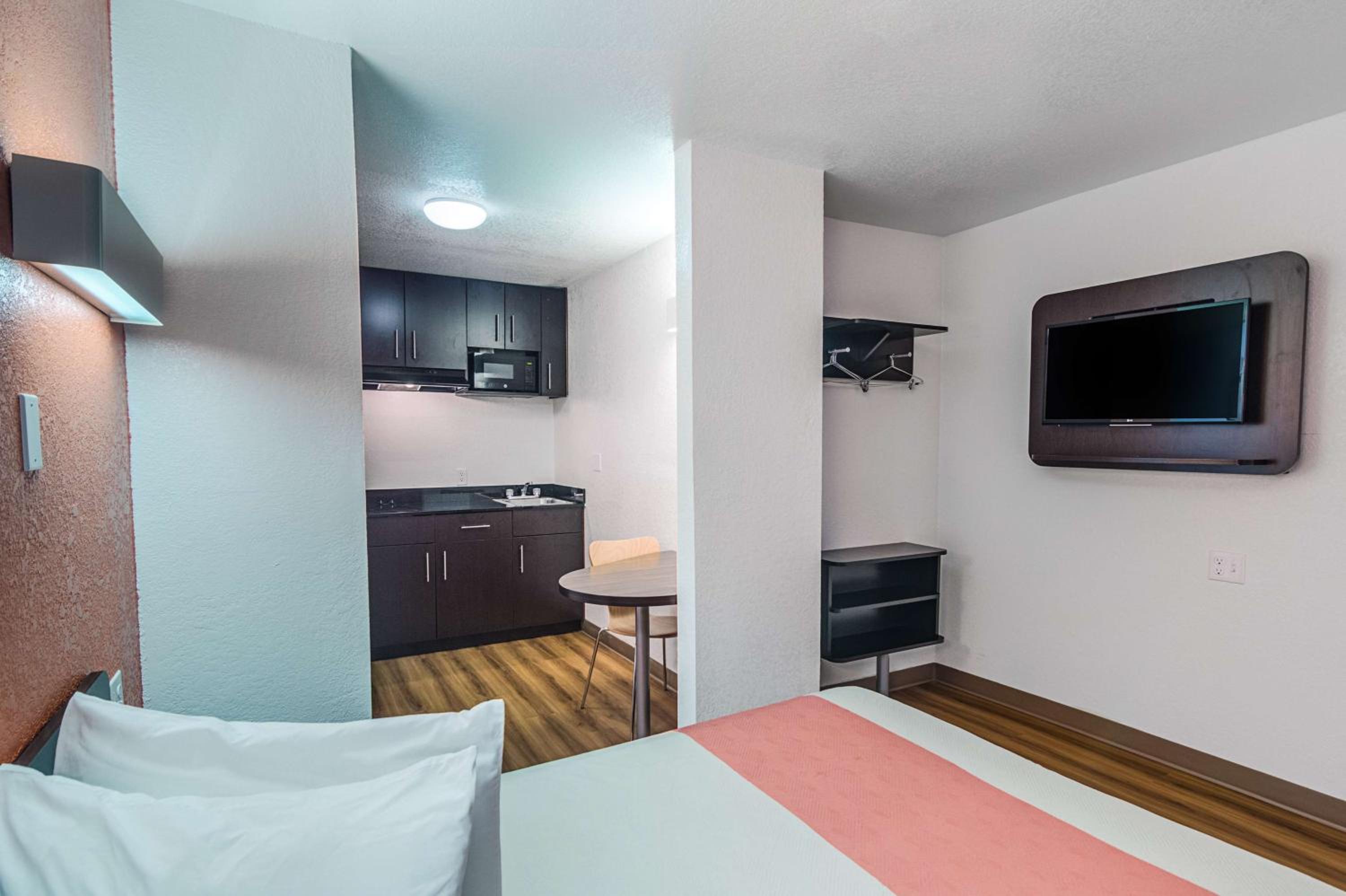 Ardmore Vacations - Motel 6-Ardmore, OK - Property Image 5