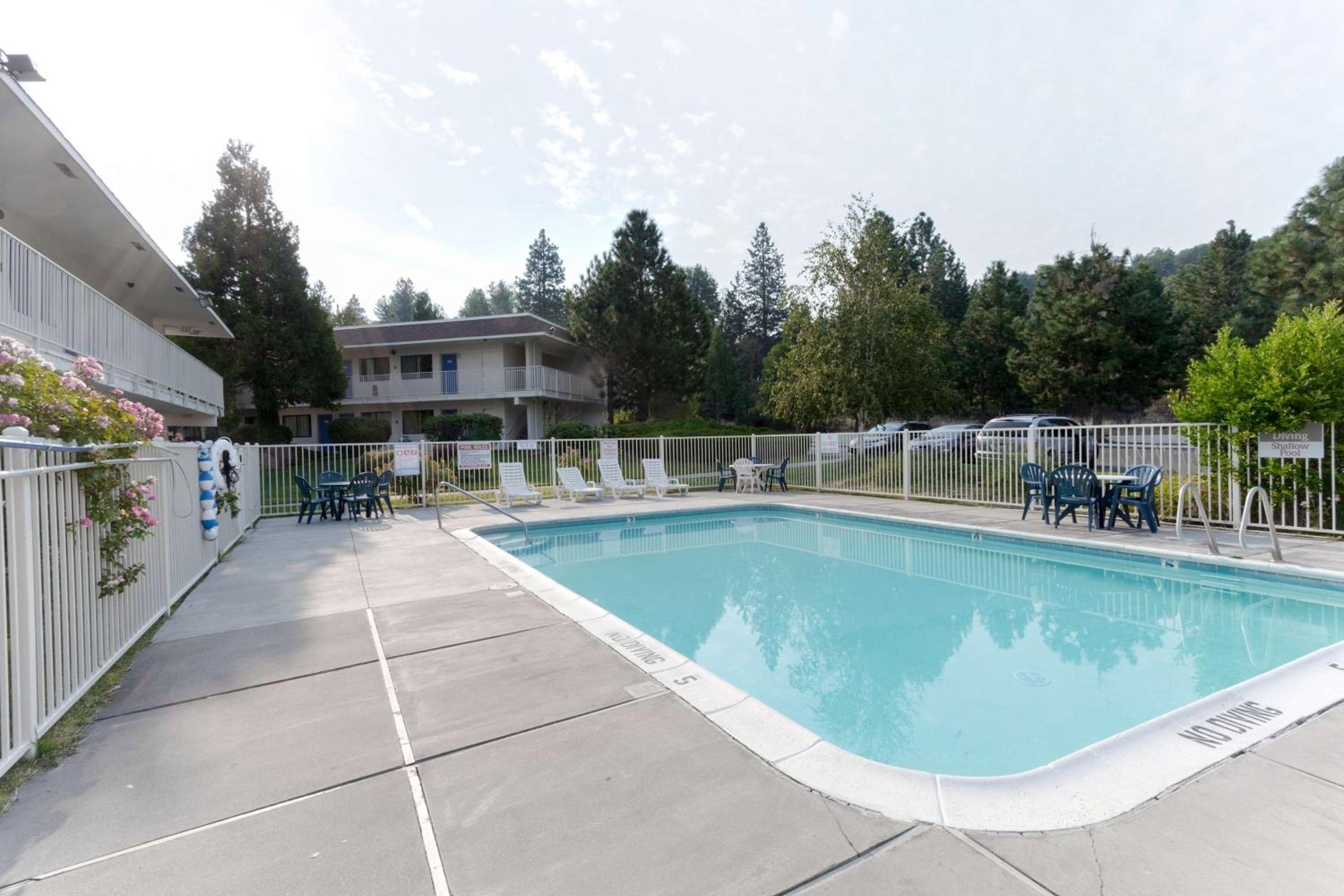 Motel 6 Weed - Mount Shasta
