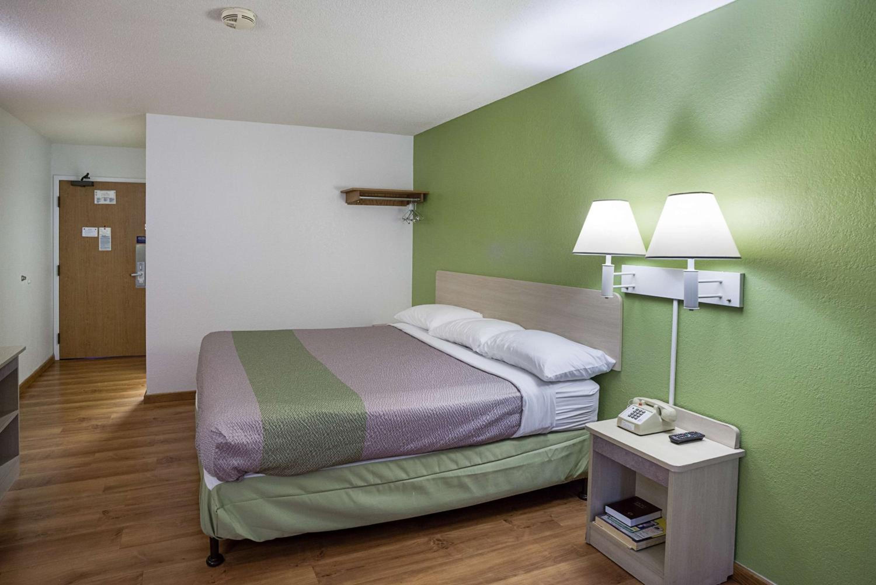 Motel 6-Binghamton, NY