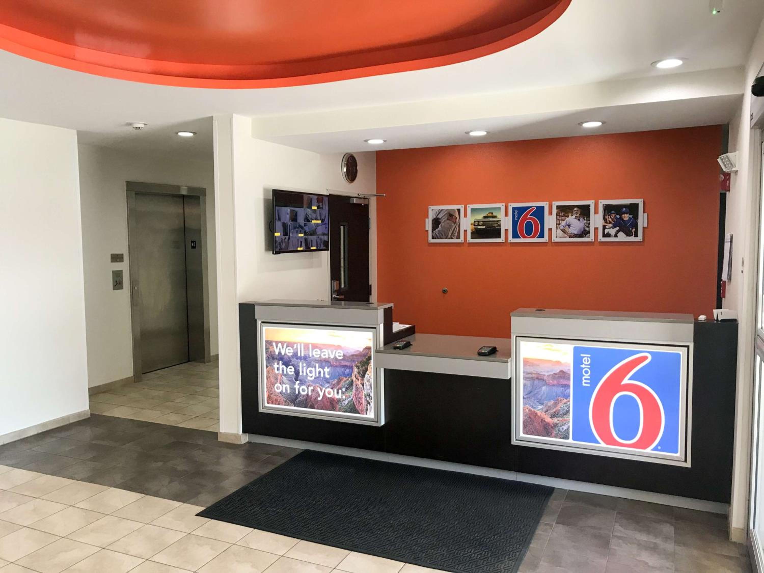 Motel 6-Tulsa, OK