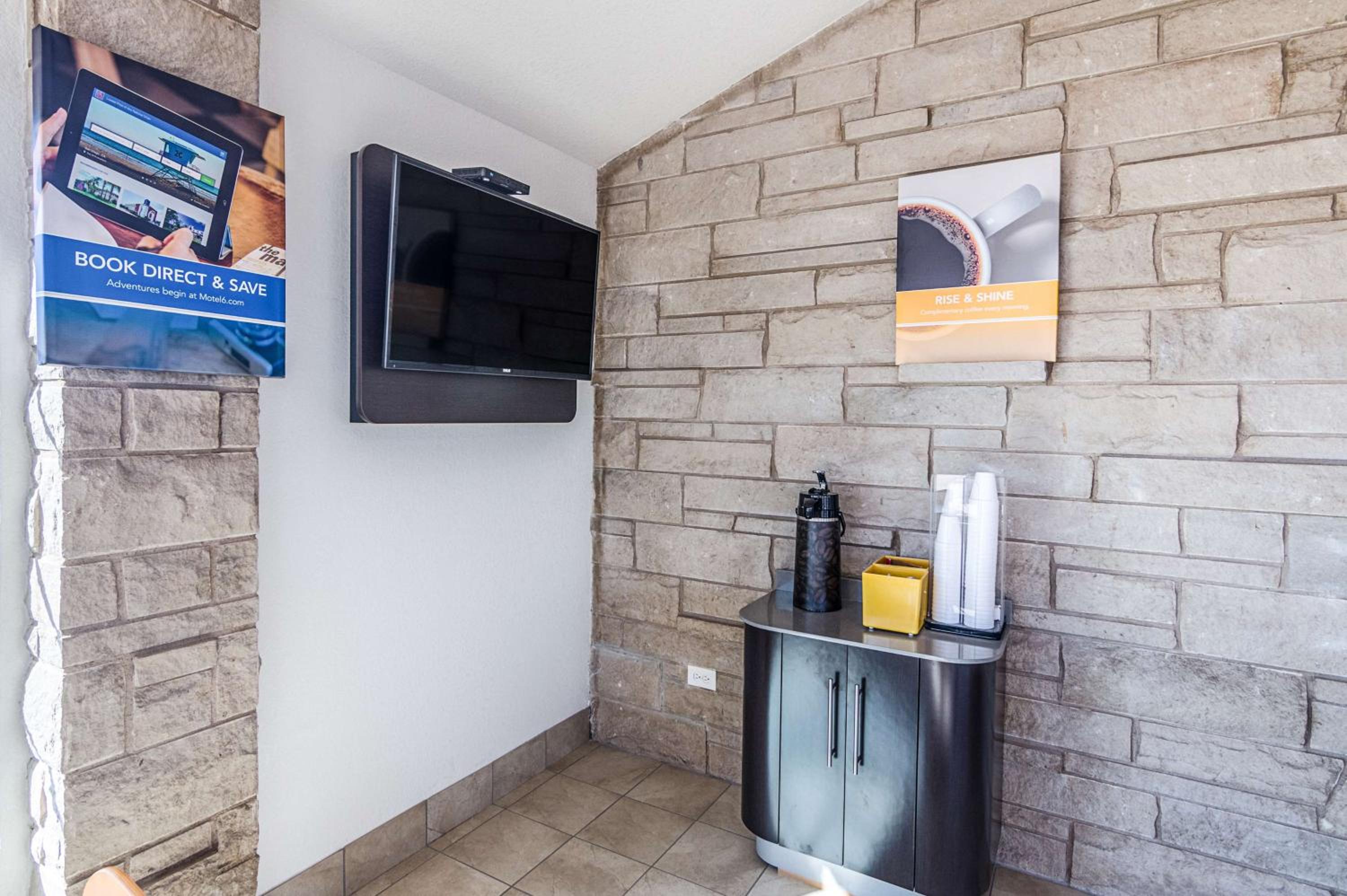 Childress Vacations - Motel 6-Childress, TX - Property Image 5