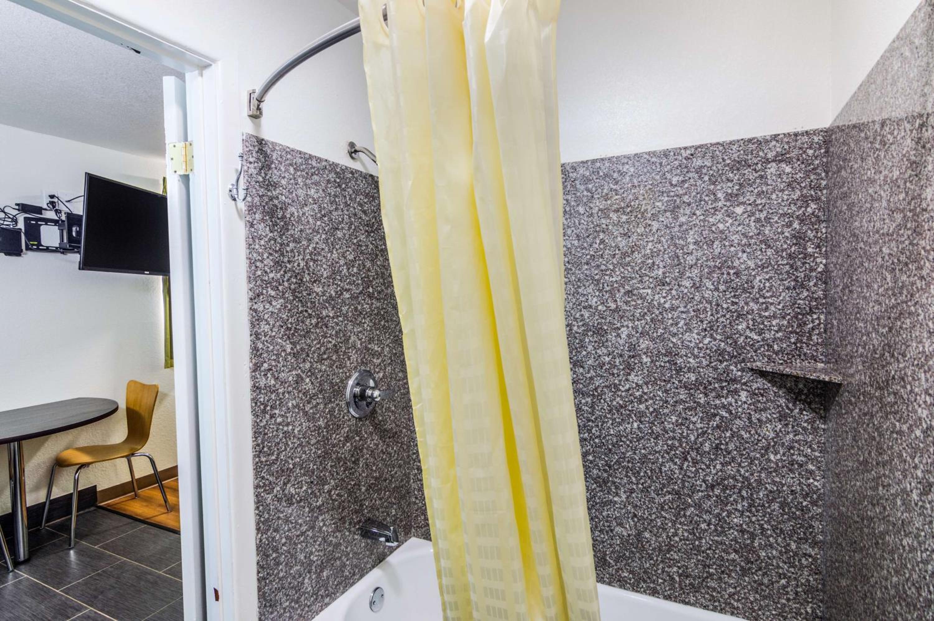 Childress Vacations - Motel 6-Childress, TX - Property Image 37