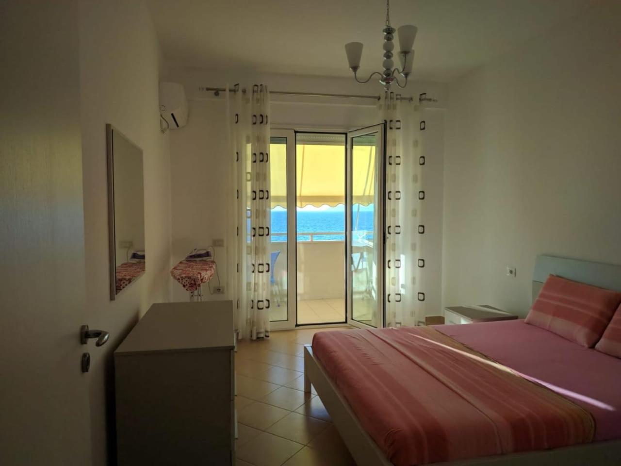 Lucky Lux Apartment