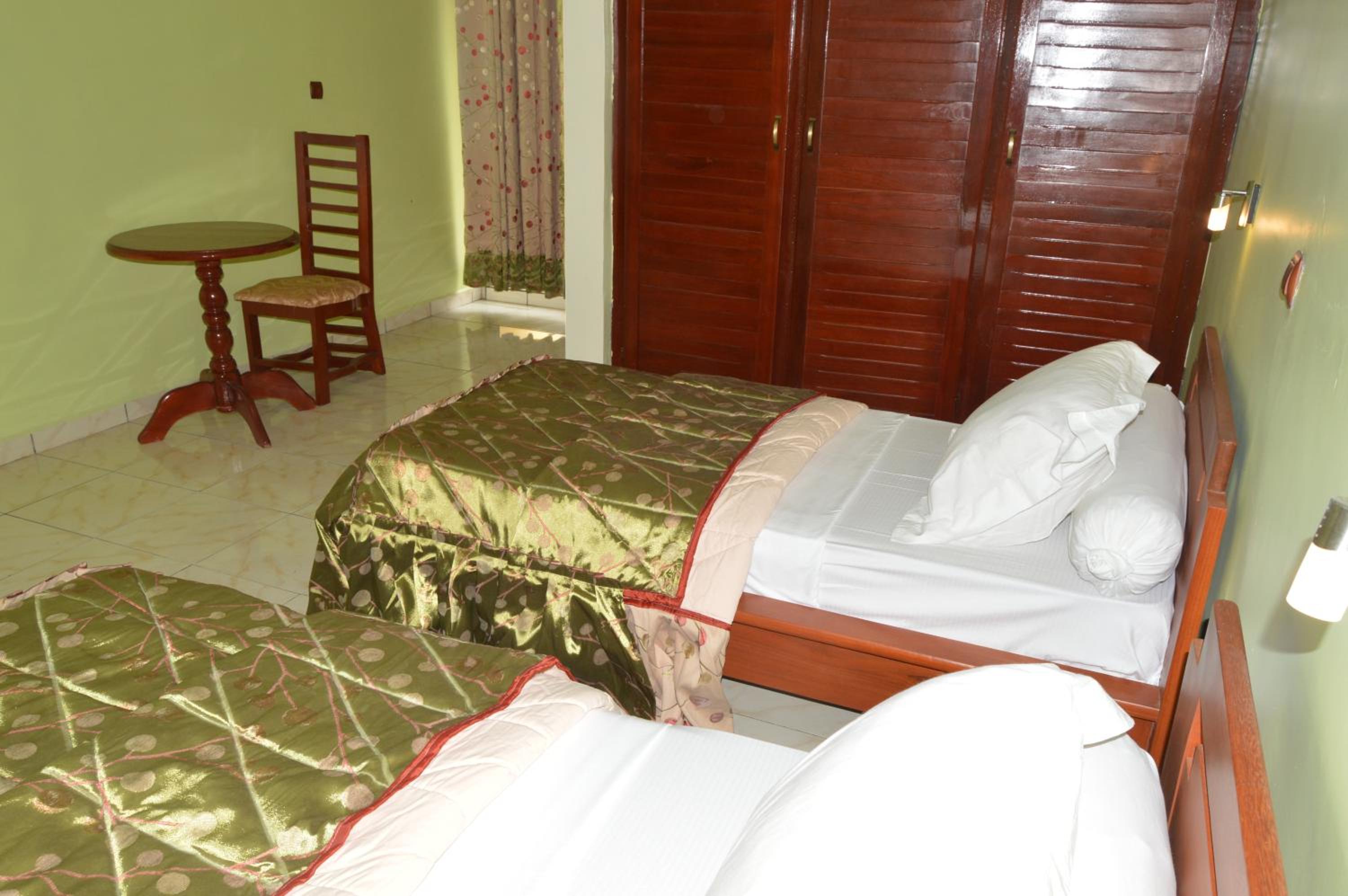 Hotel - Y