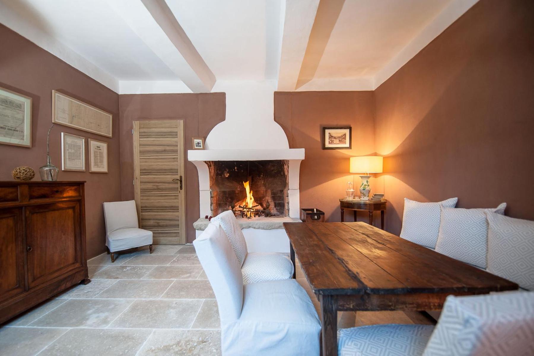 La Ressence Luberon view 5