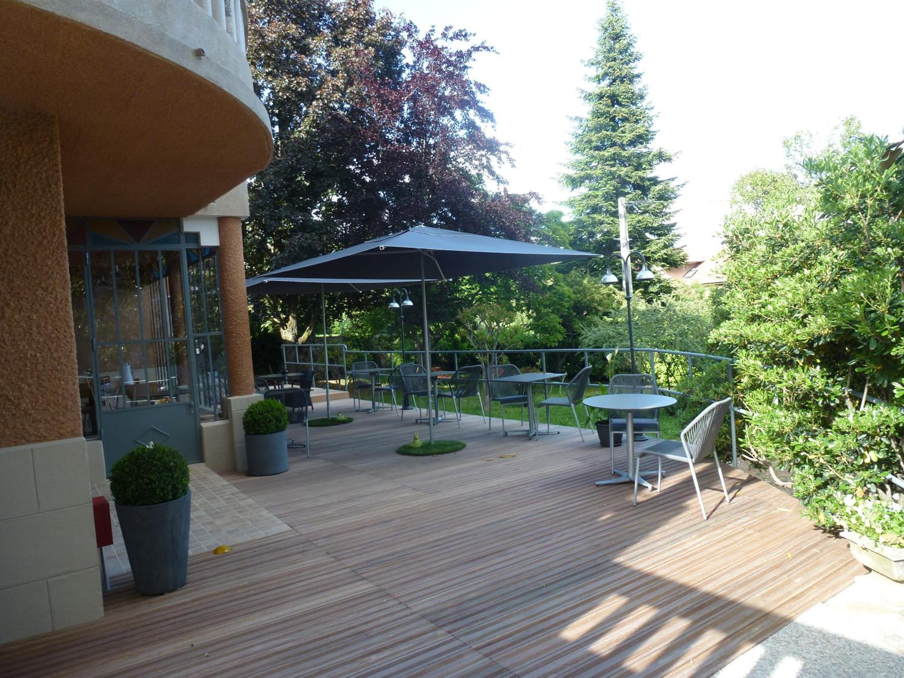 outdoor BBQ area