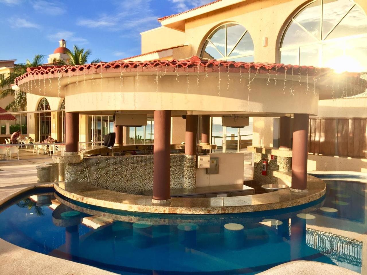 Tropical apartment