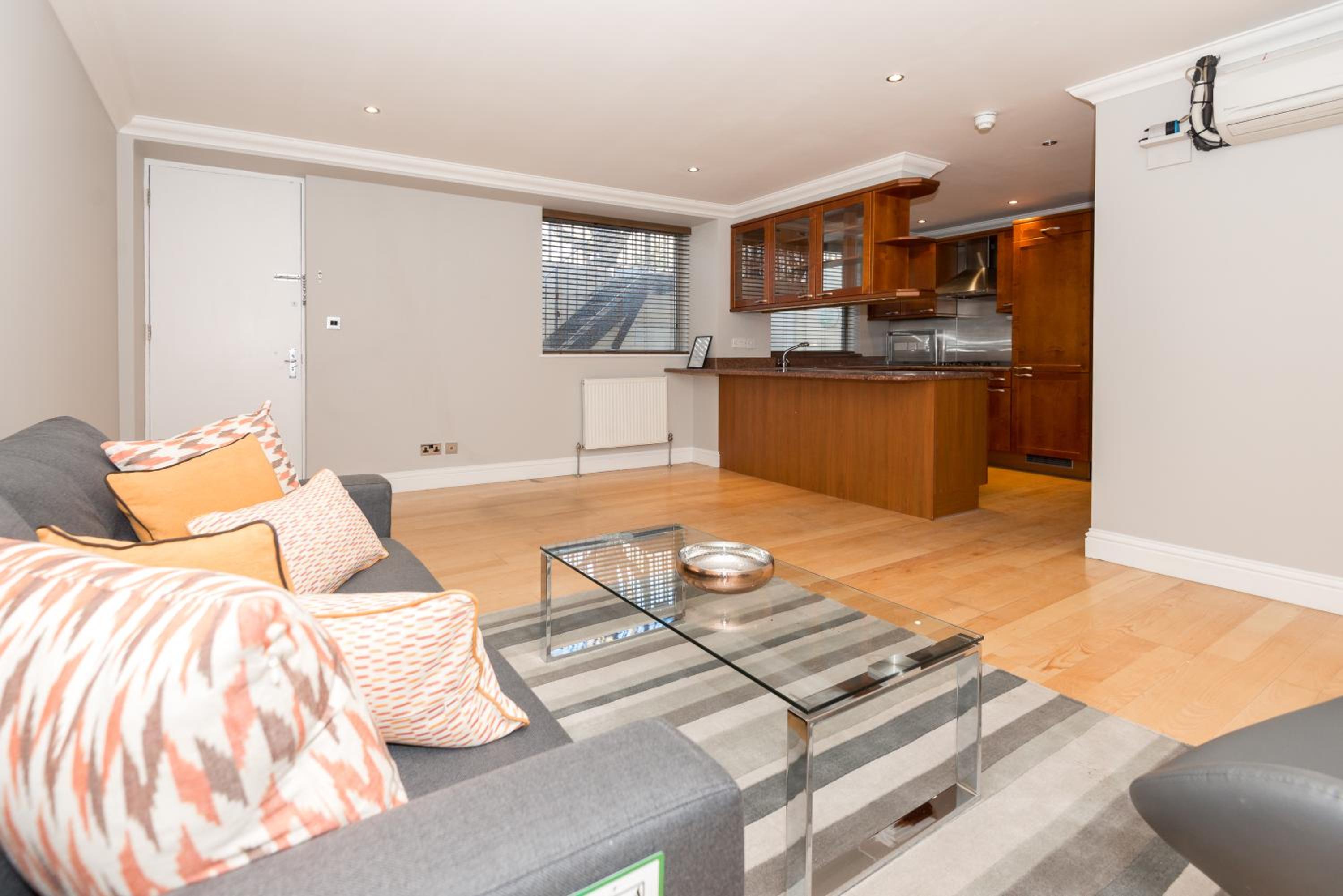 One bedroom Hyde Park Apartment