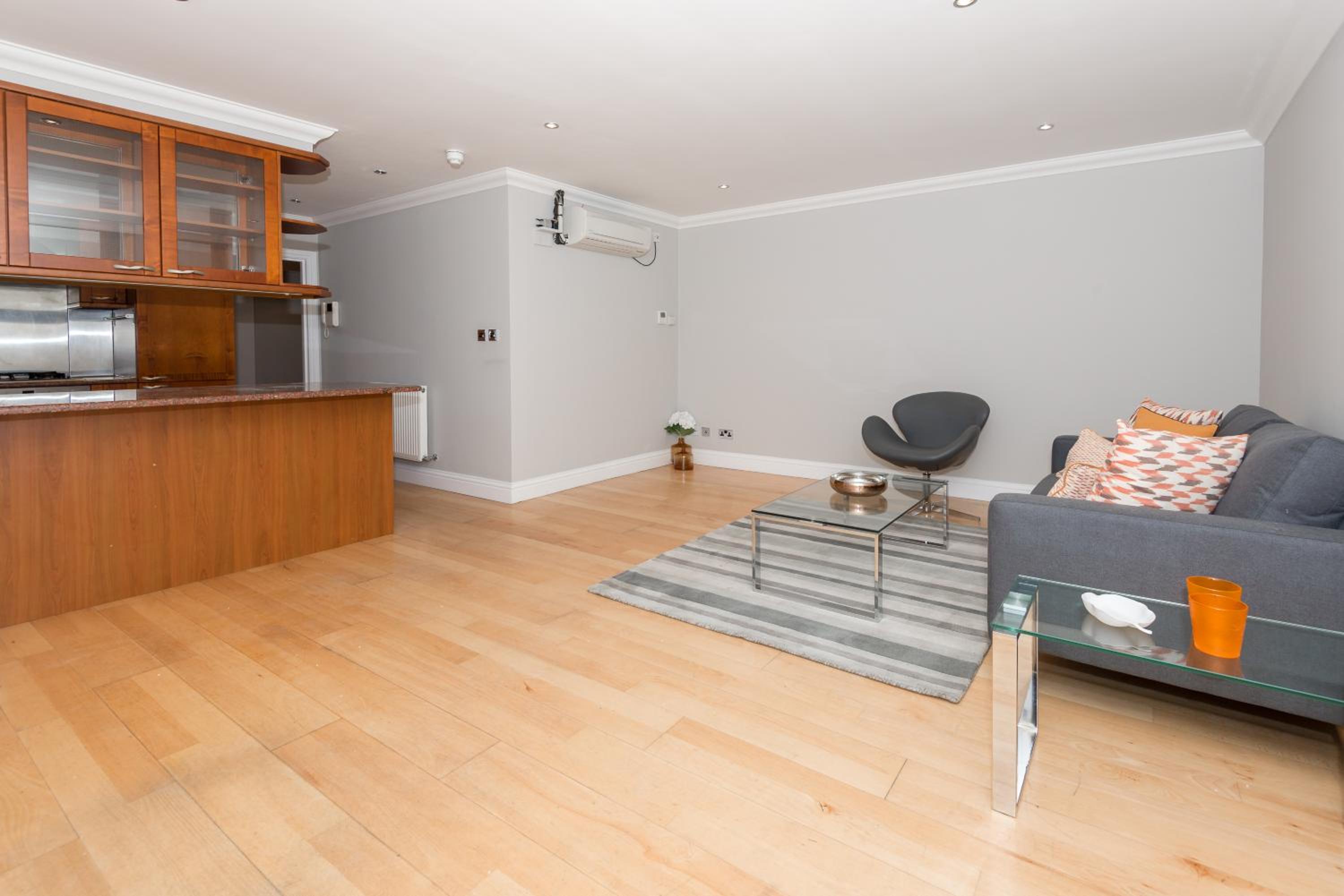 One bedroom Hyde Park Apartment