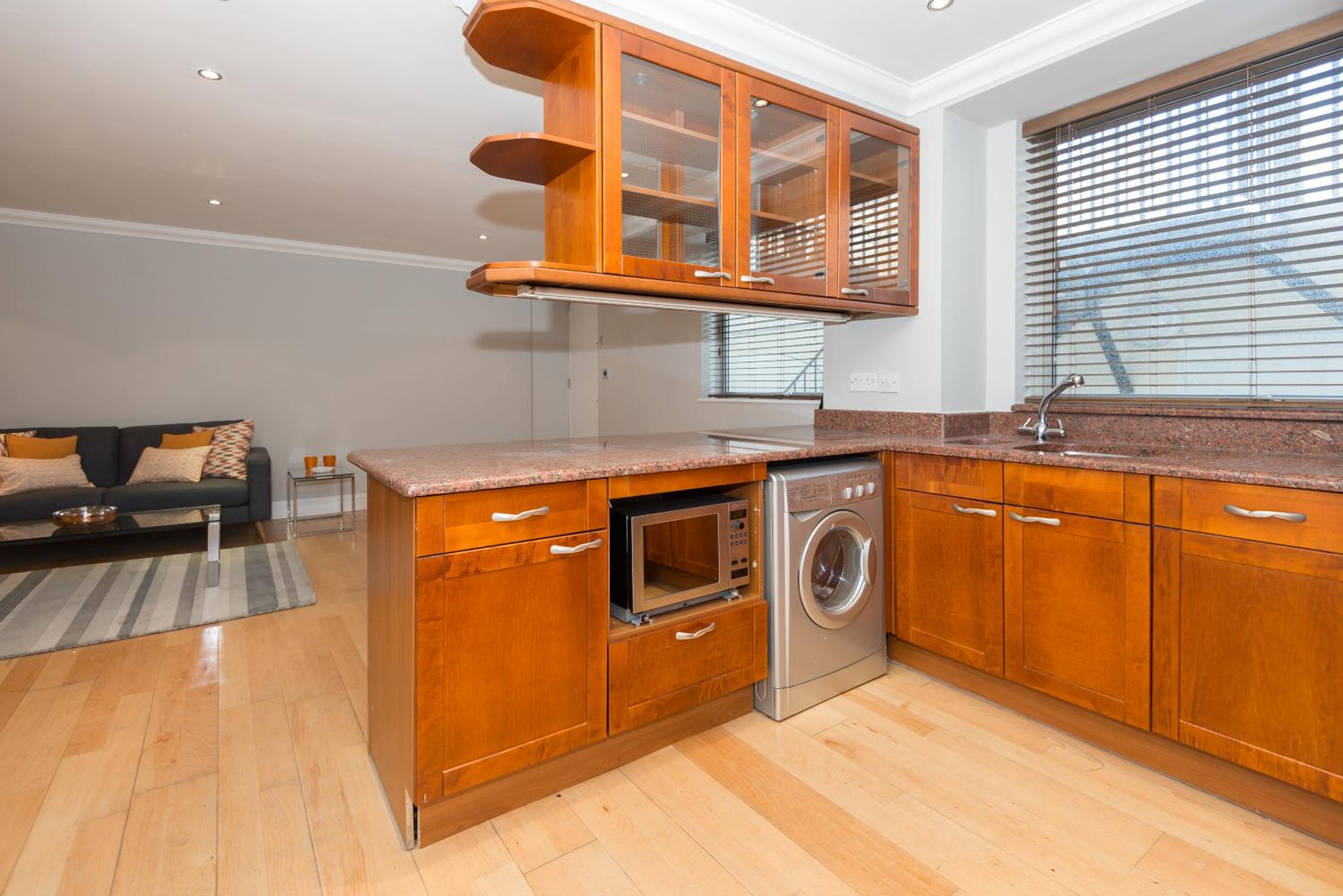One bedroom Hyde Park Apartment