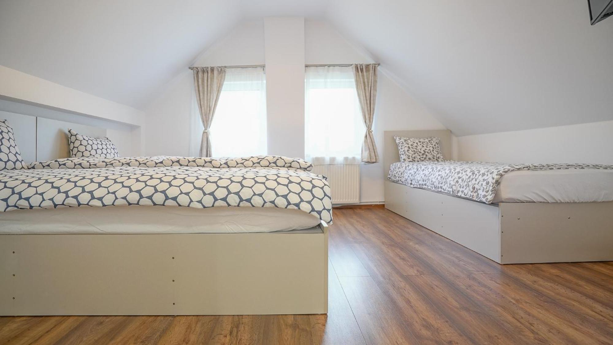 Coroni Residence - Cazare Delegati si Muncitori Brasov