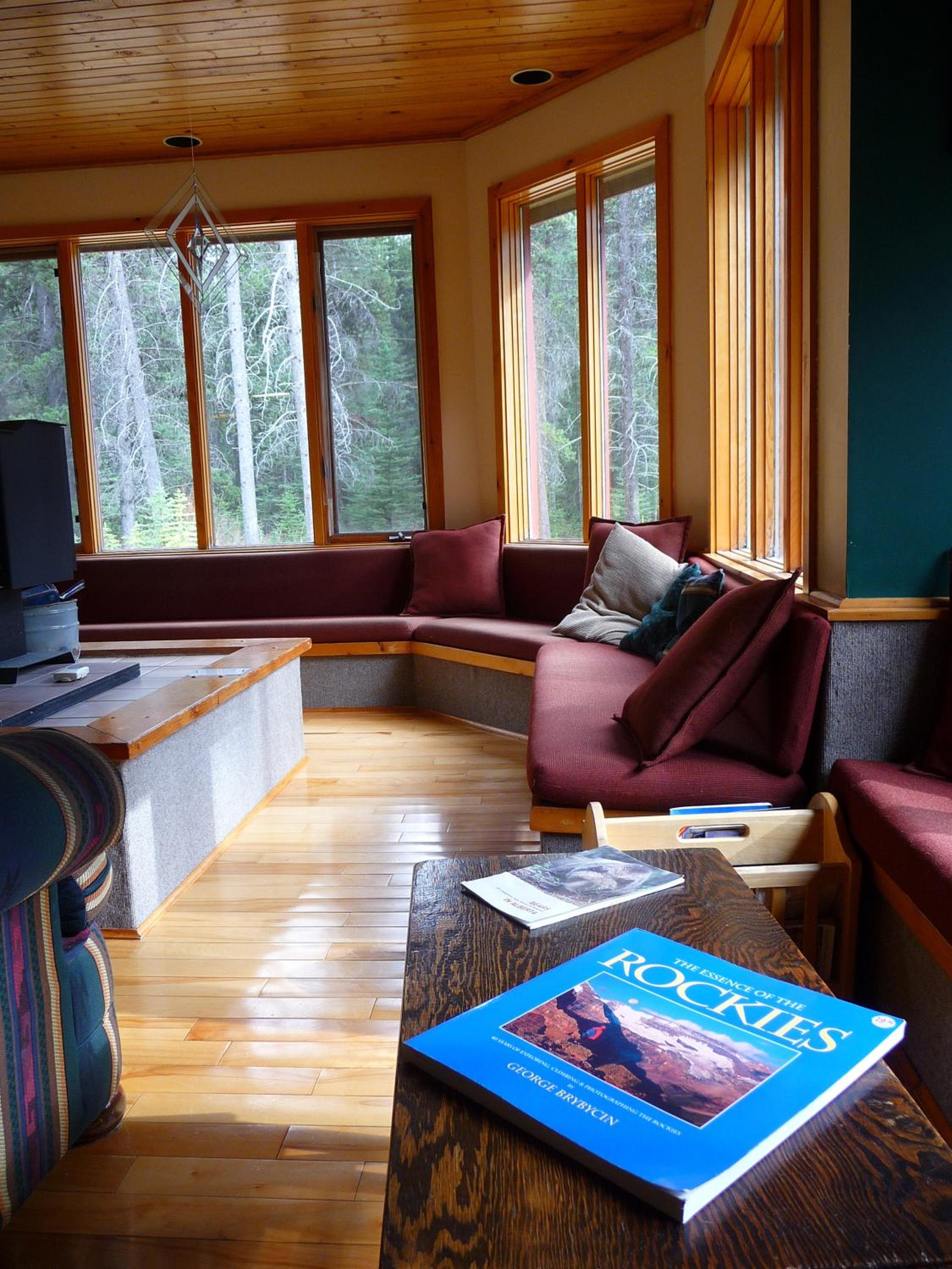 HI Castle Mountain - Hostel