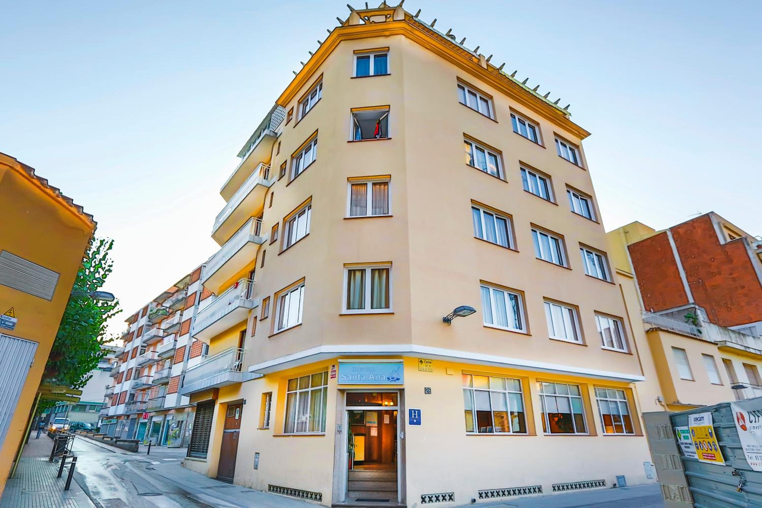 Hotel Hostal Santa Ana - Image 1