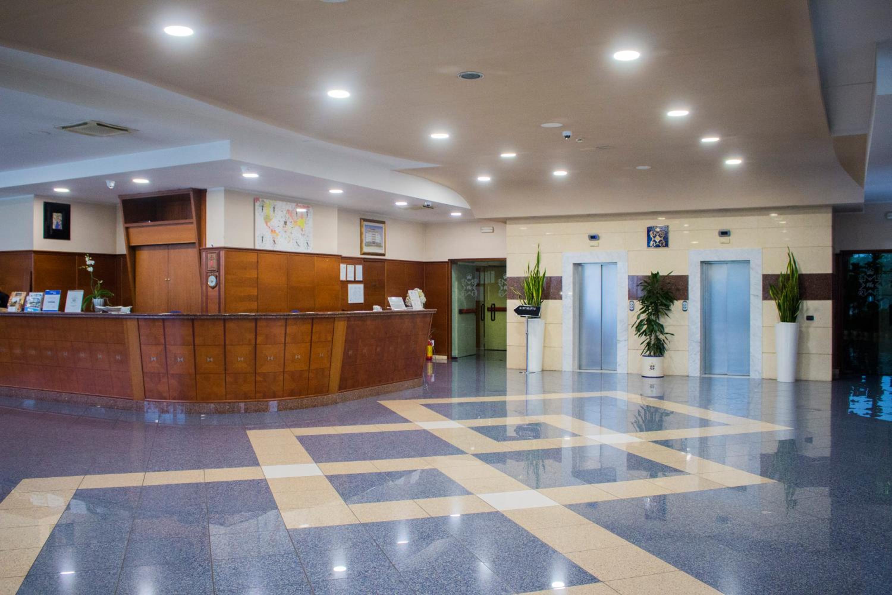 Edra Palace Hotel & Ristorante