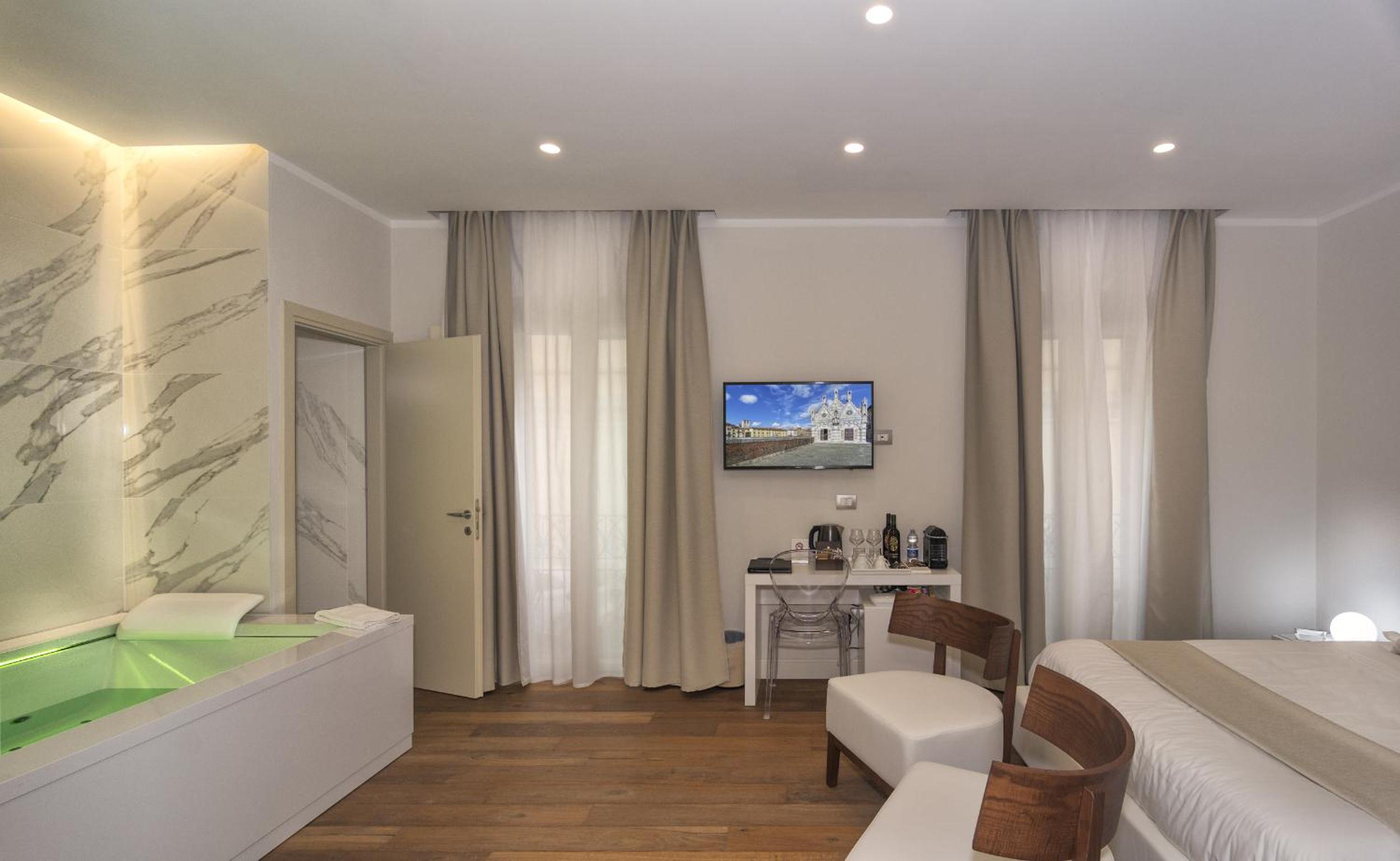 Palazzo Cini Luxury Rooms In Pisa — 9