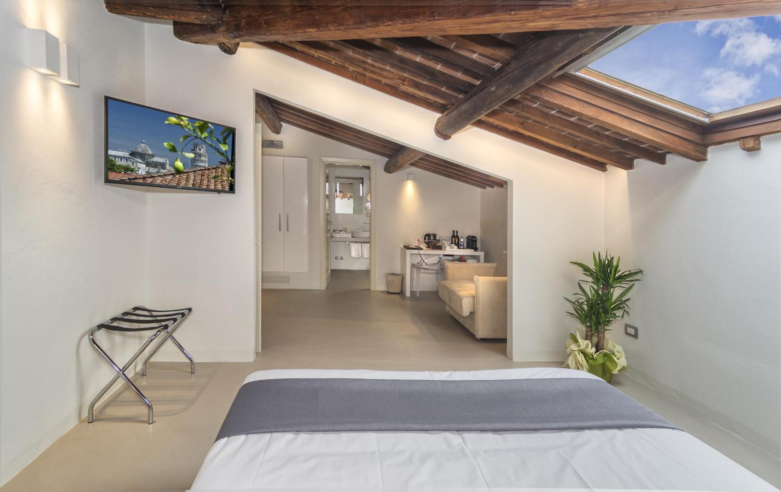 Palazzo Cini Luxury Rooms In Pisa — 8