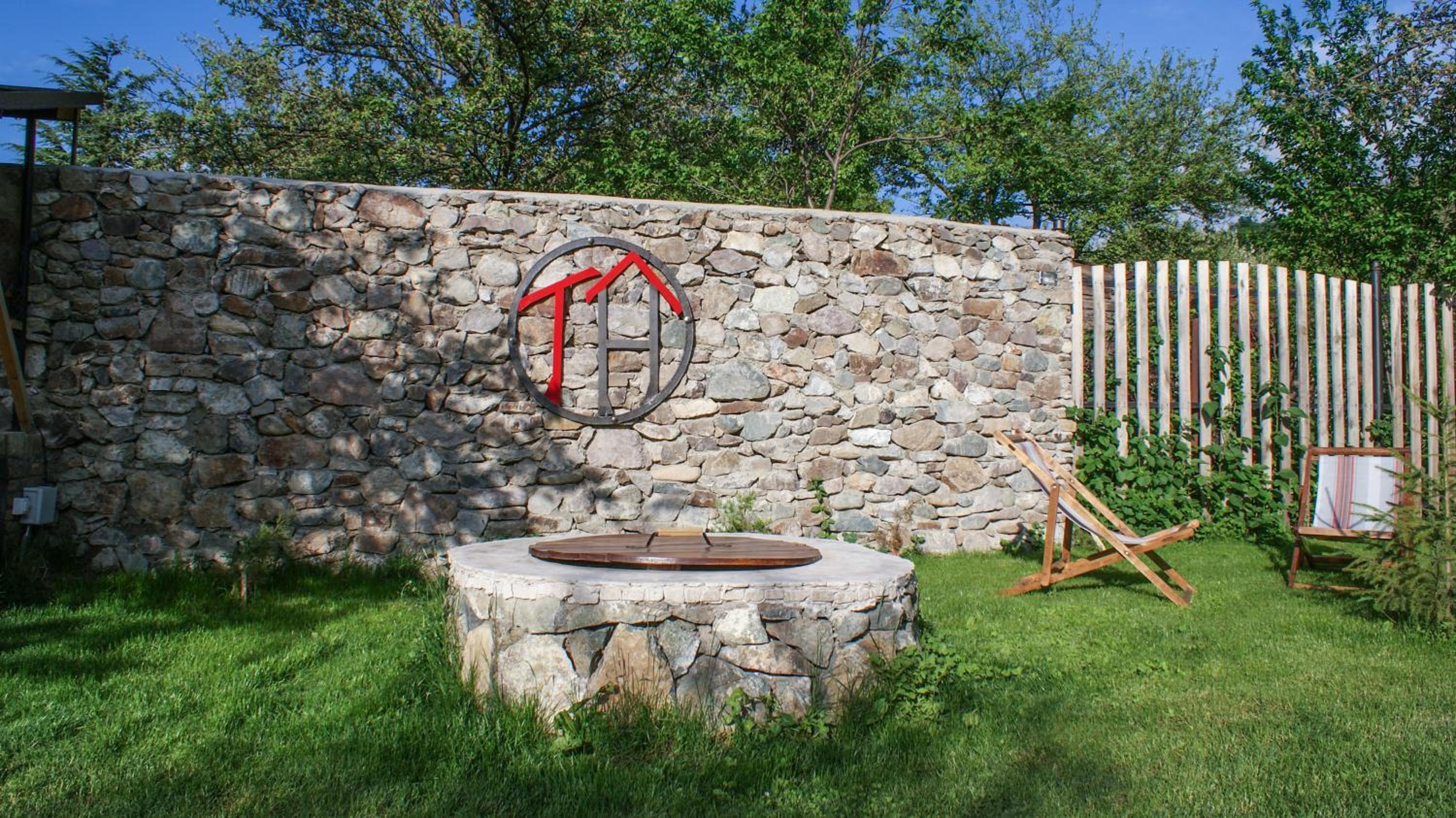 Takht House