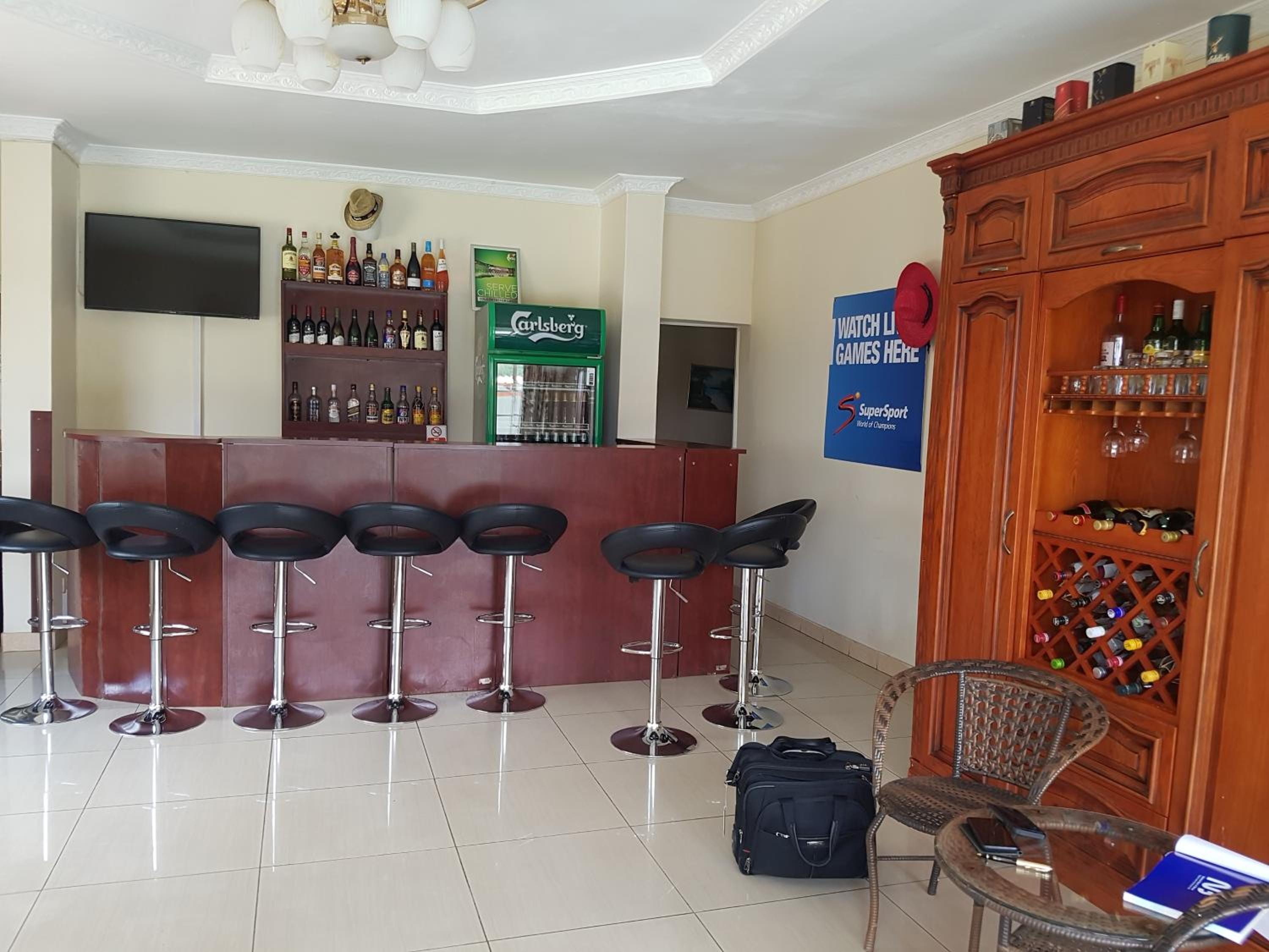 Top Lodge in Blantyre view 3