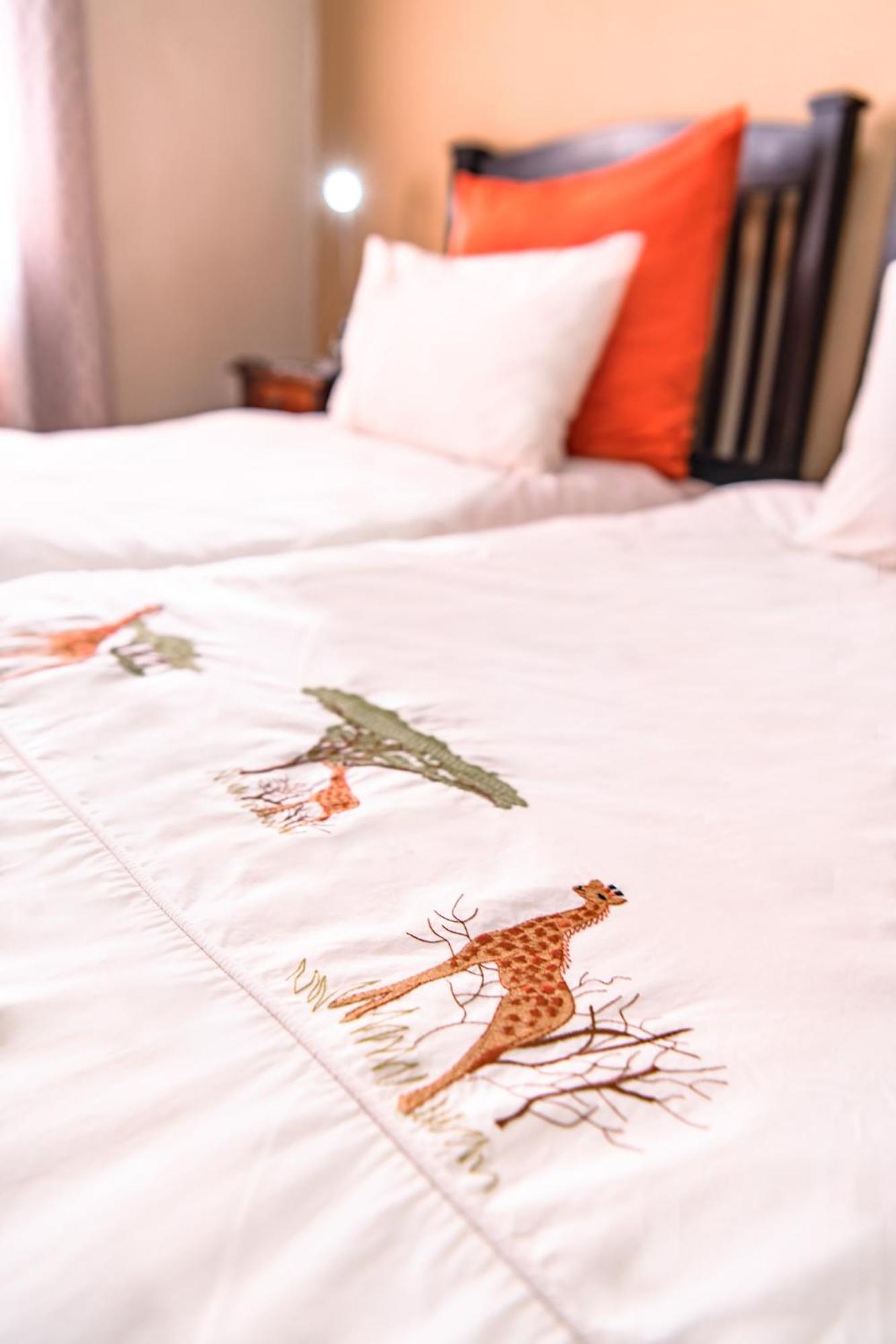 Chameleon Backpackers & Guesthouse view 4