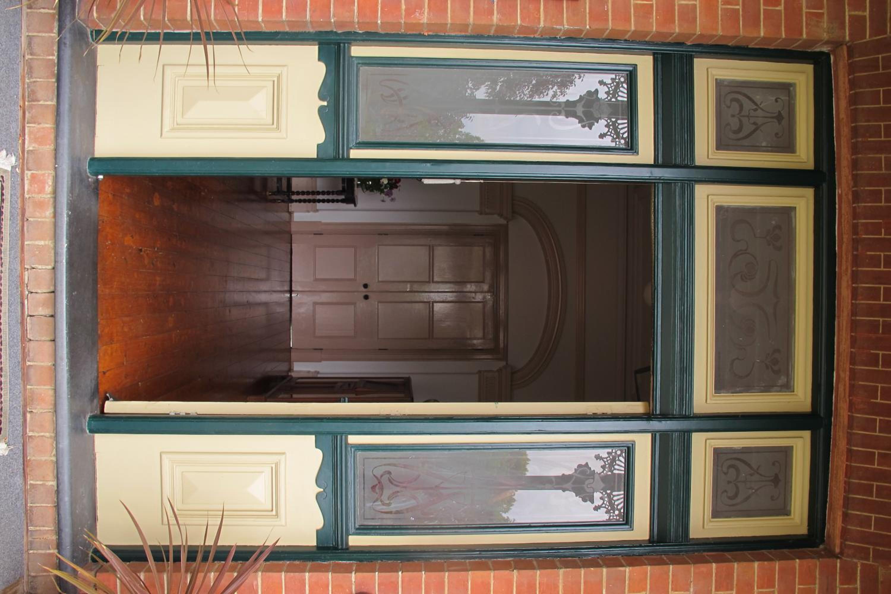 Holmhurst Guest House