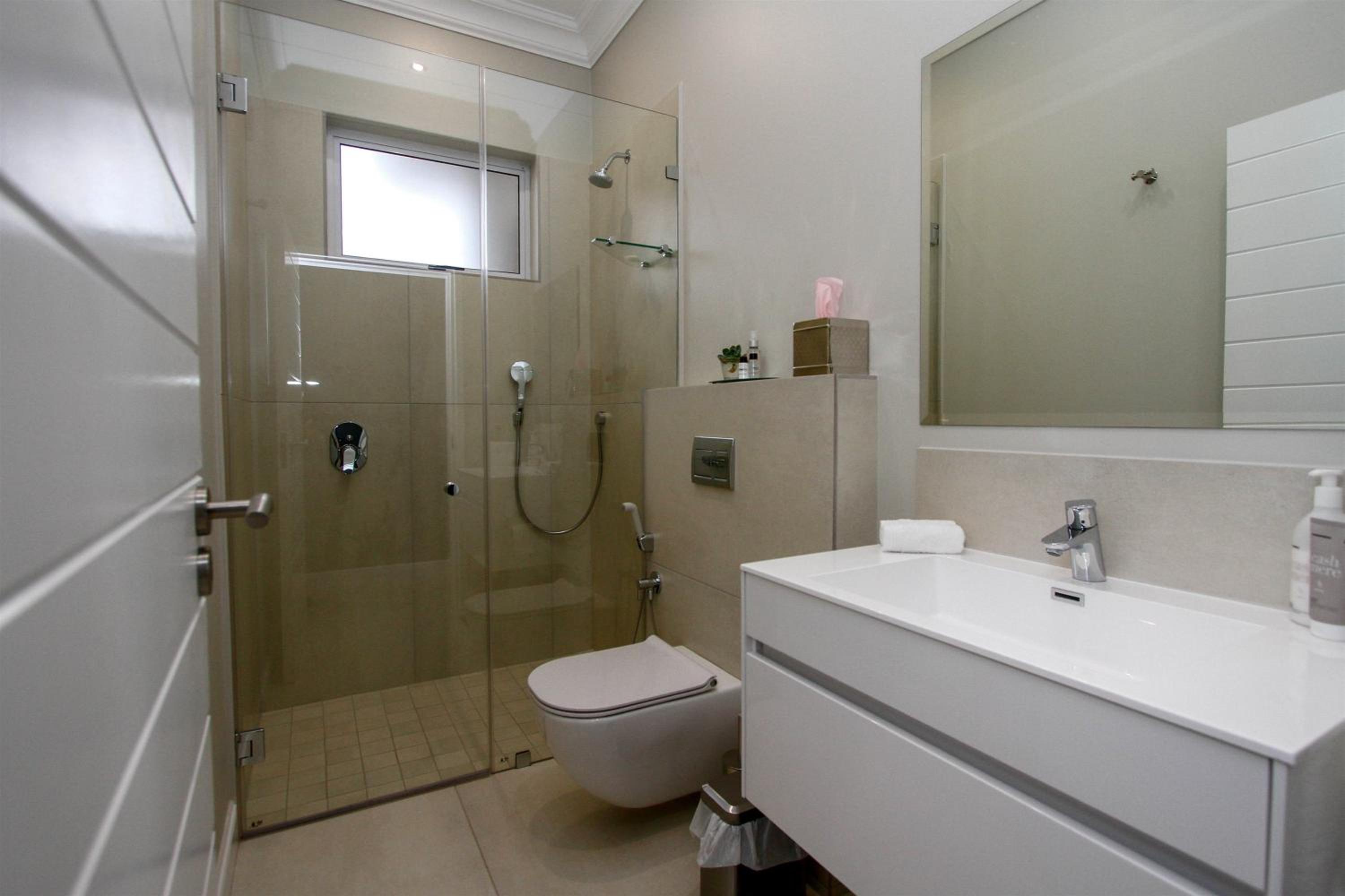 Cottage on Cordia Spacious family and work friendly 4 sleeper 2km to Umhlanga beach view 5