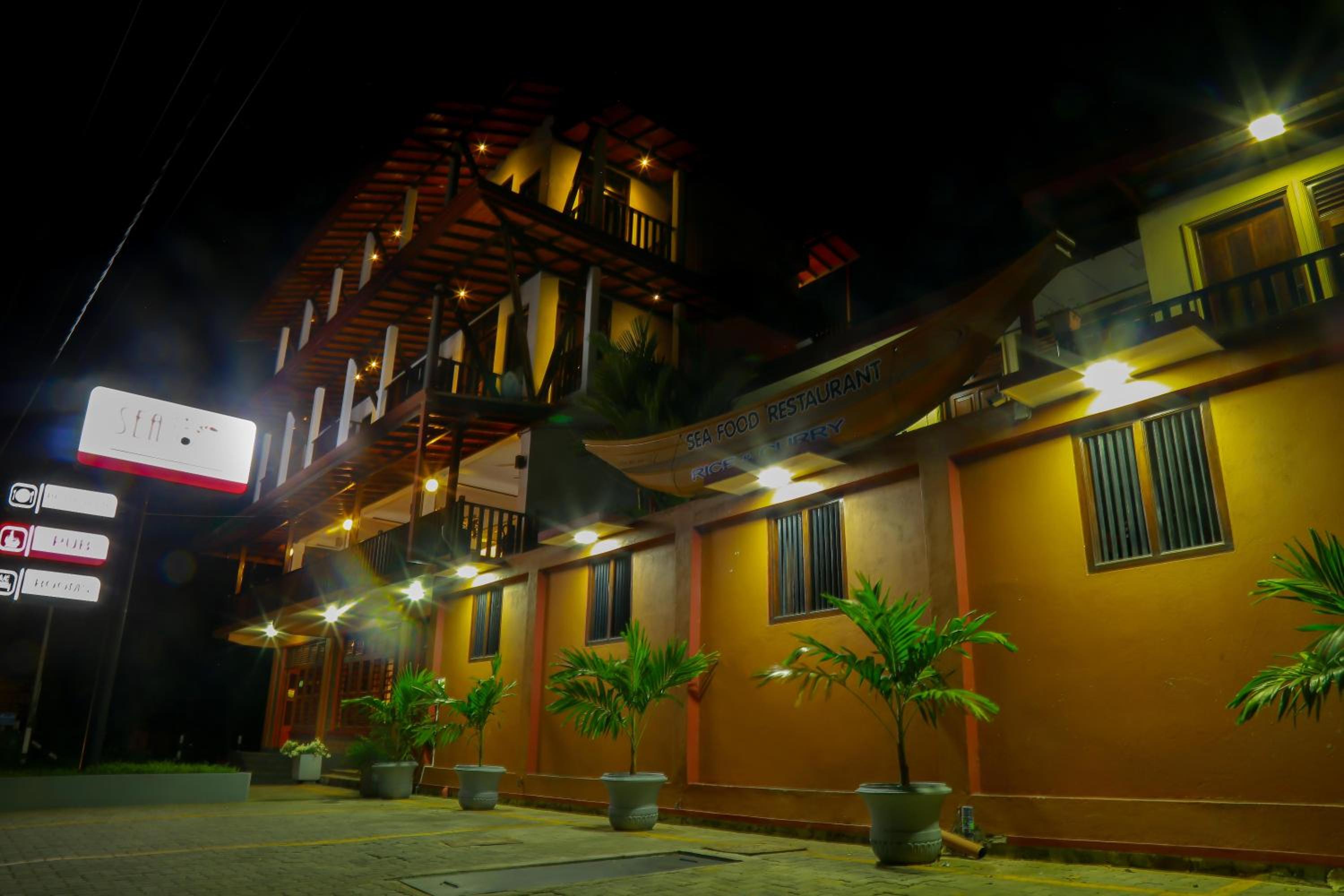 Hotel Seafood Restaurant and Motel - Image 1