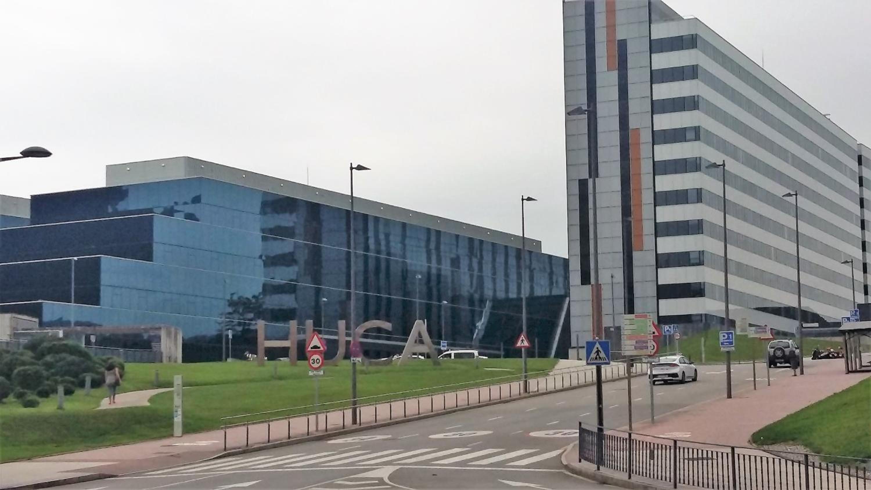 Los Prados - HUCA Oviedo - Parking gratuito view 2