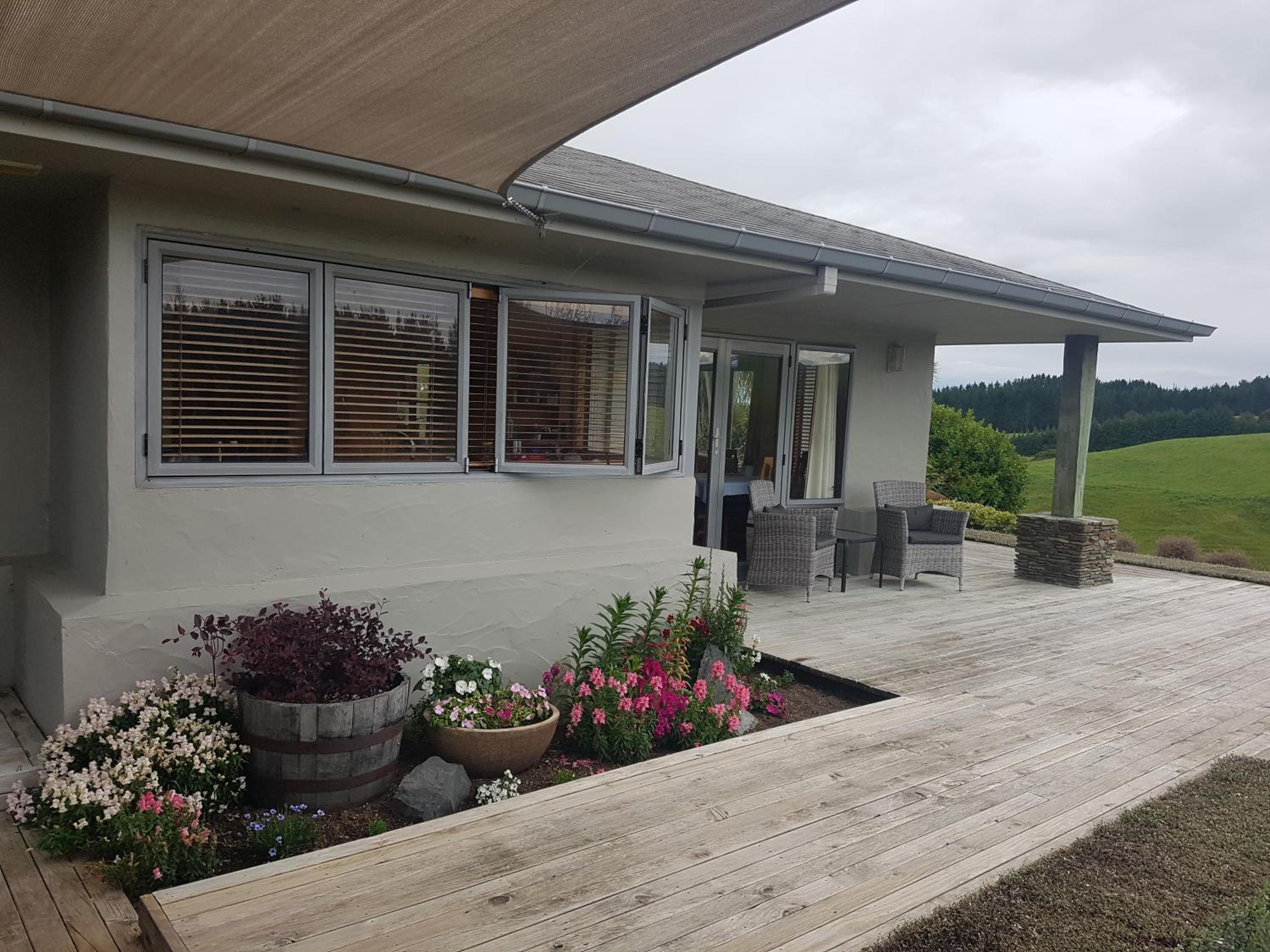 Above the River Karapiro Bed & Breakfast view 3
