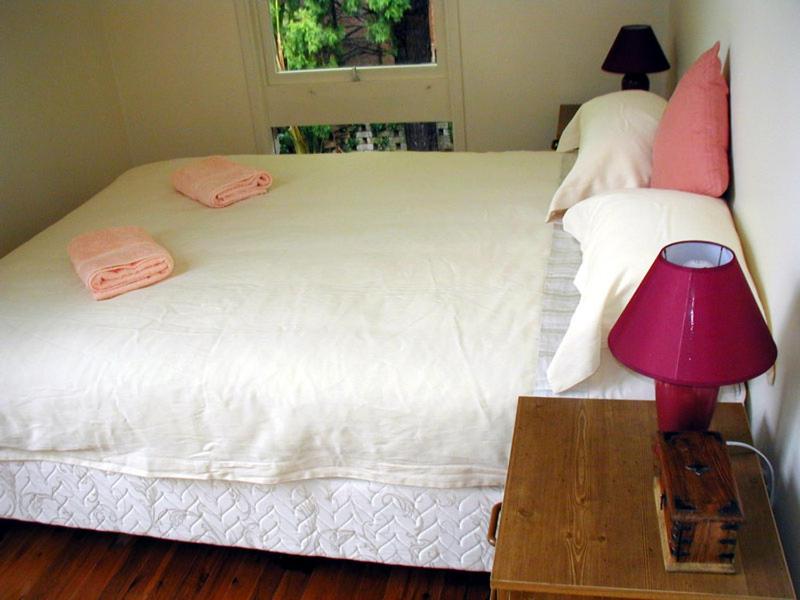Accommodation Sydney North - Forestville 4 bedroom 2 bathroom Pet Friendly House