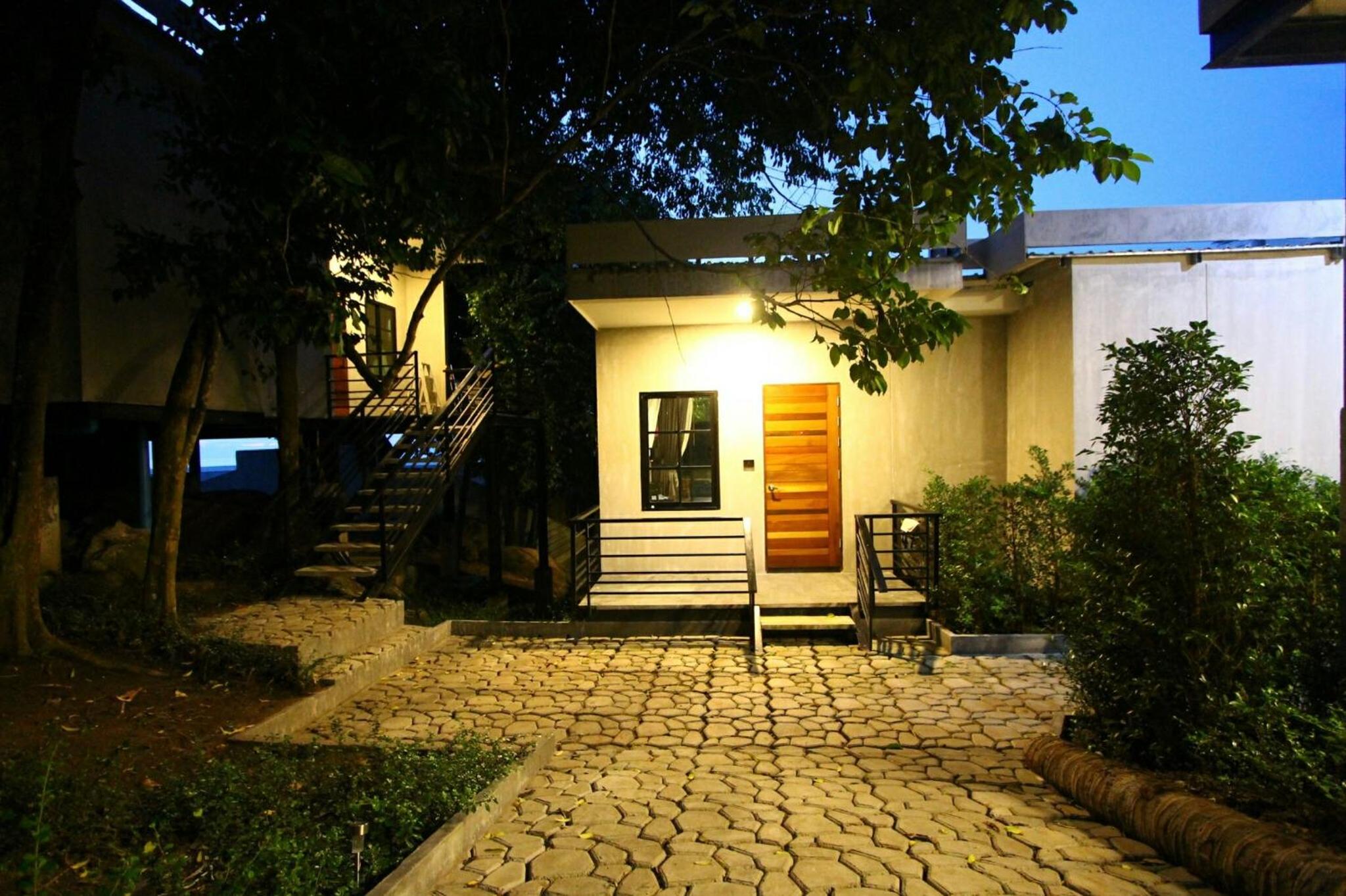 Photo 9