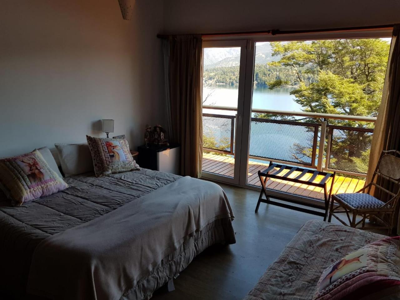 Albanta casa con costa en Bariloche
