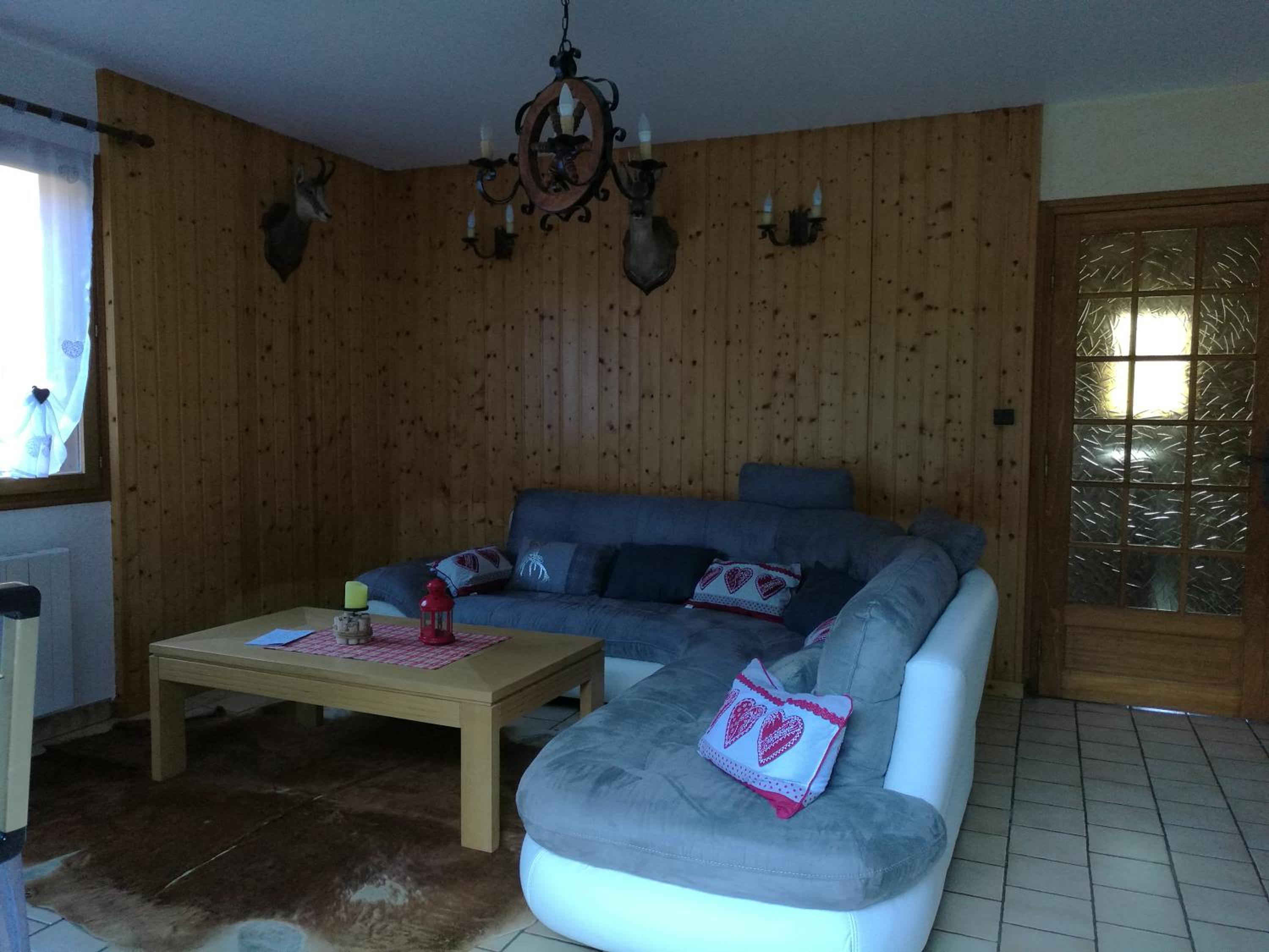 Chalet les Lurins view 5