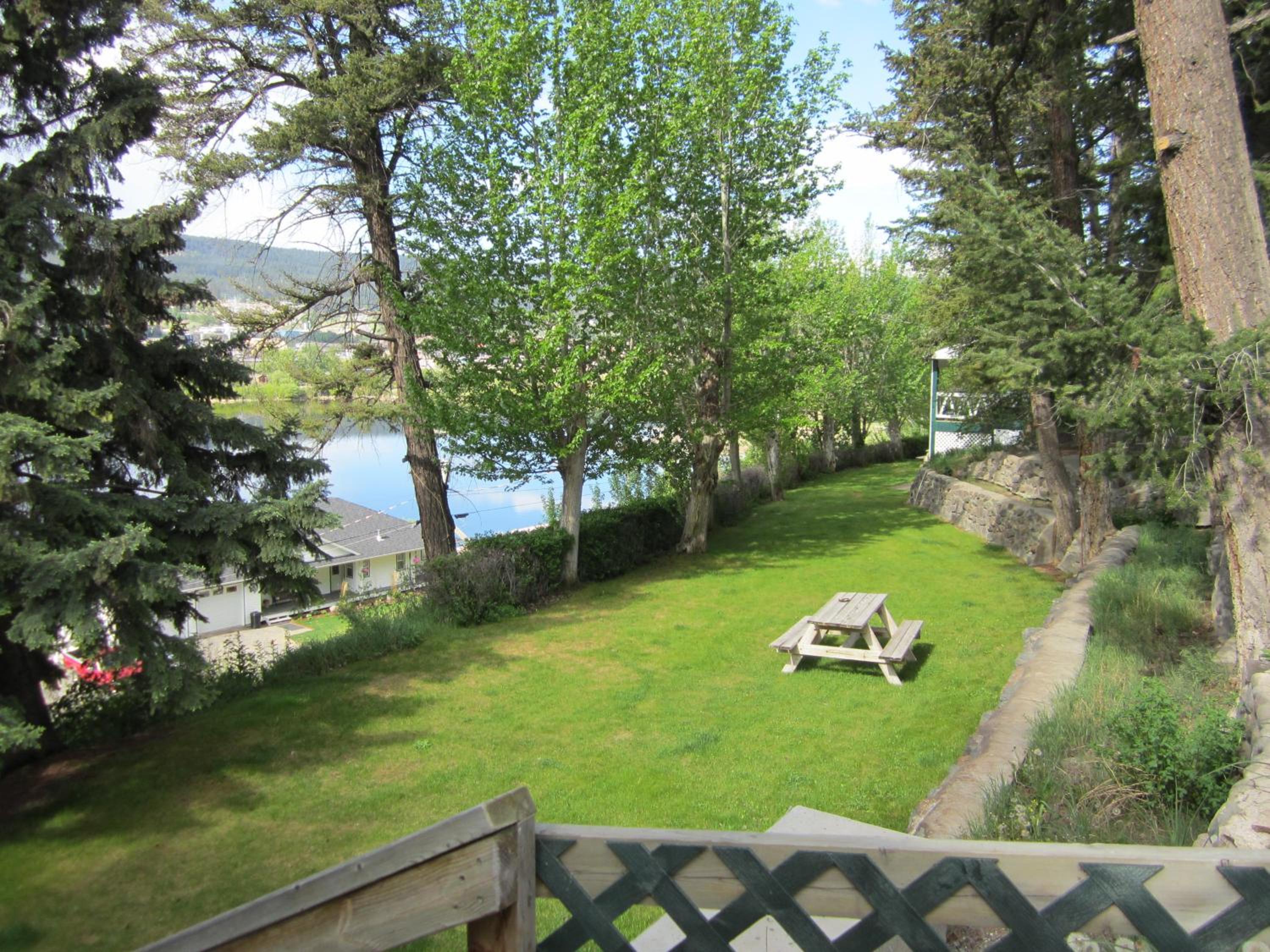 Lakeside Motel