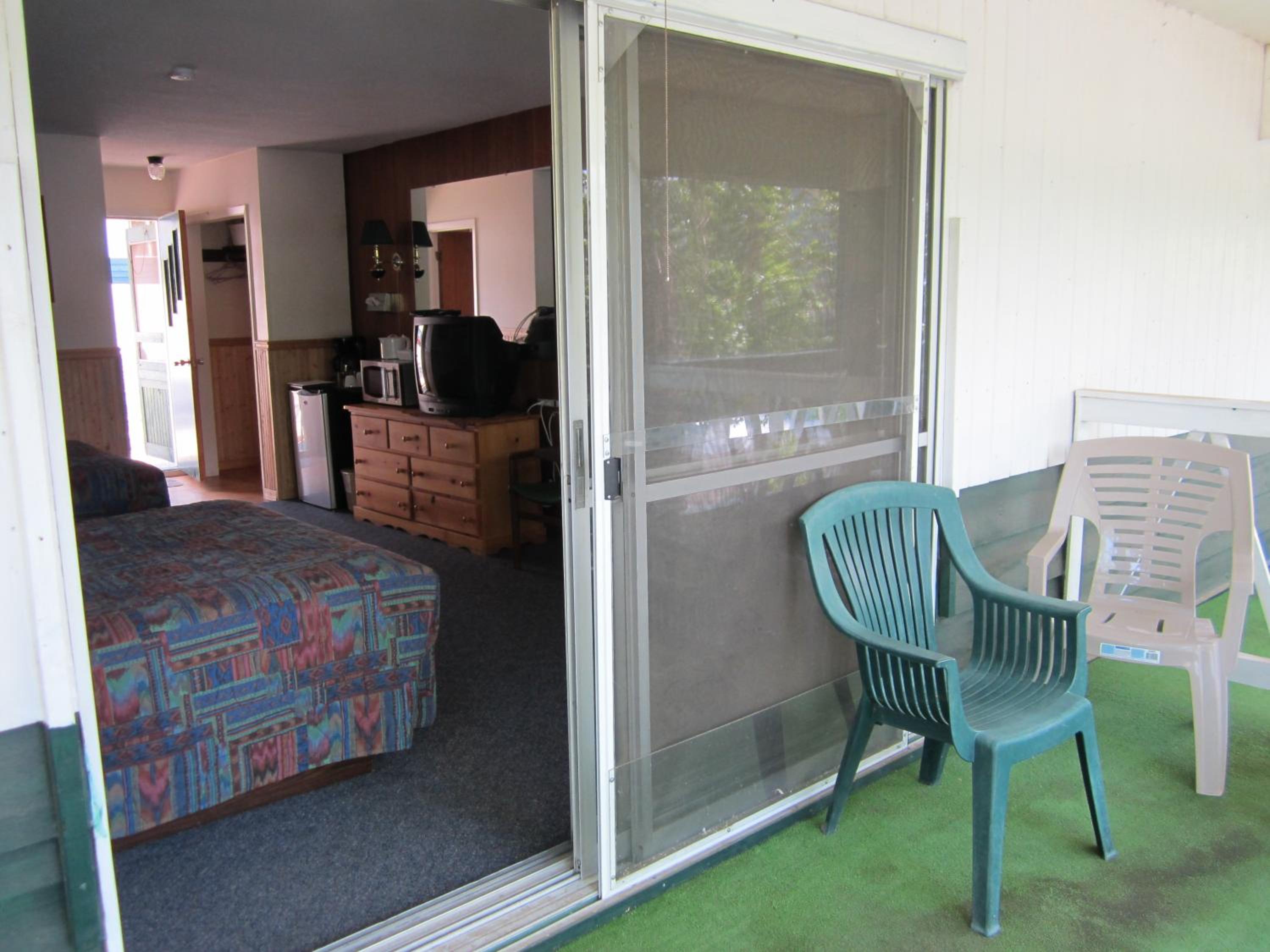 Lakeside Motel