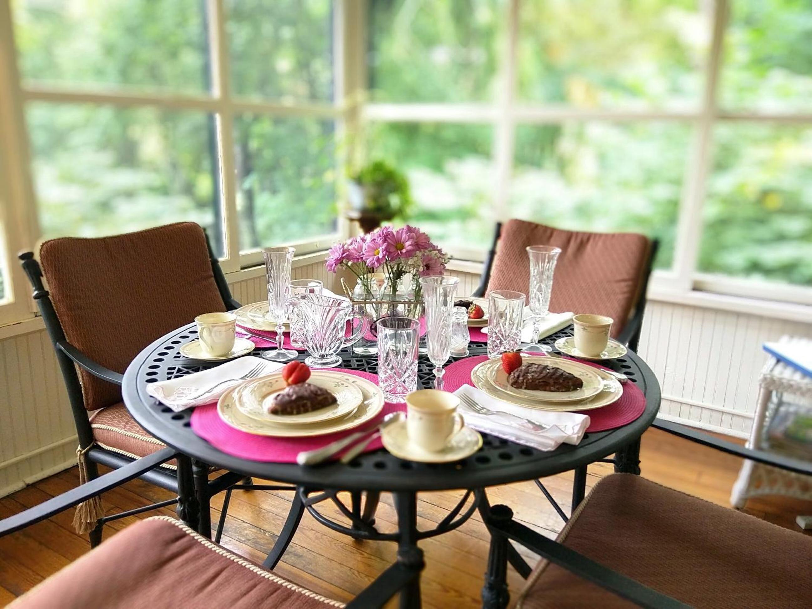 Pinecrest Bed & Breakfast