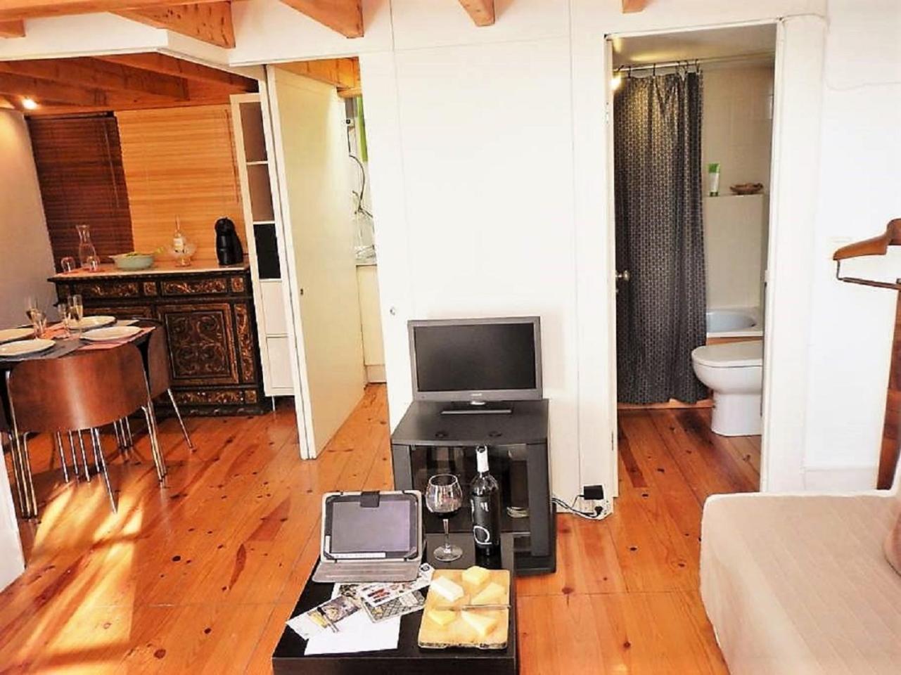Central Lisbon Charming Loft view 3
