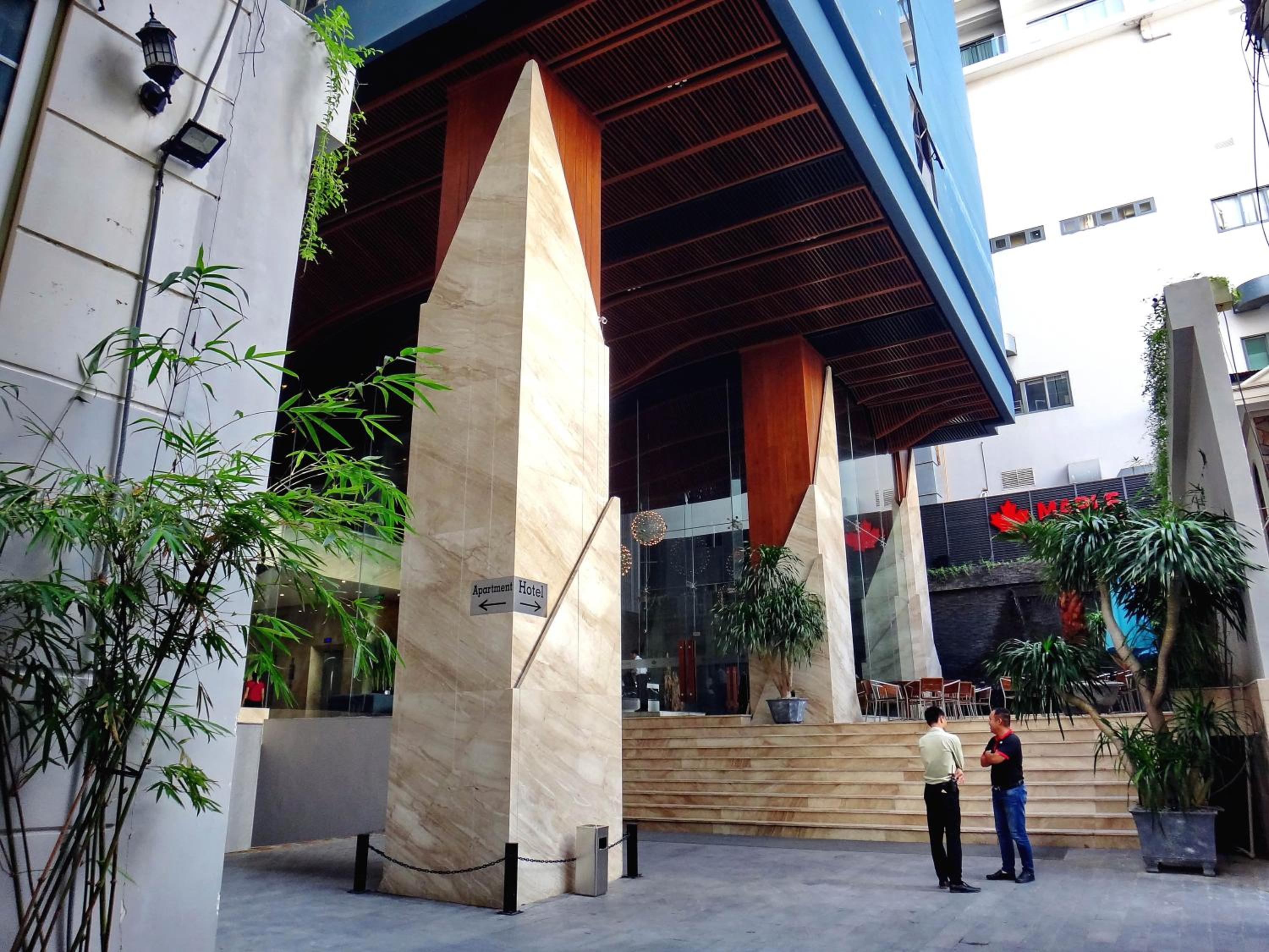 Holi Beach Hotel & Apartments