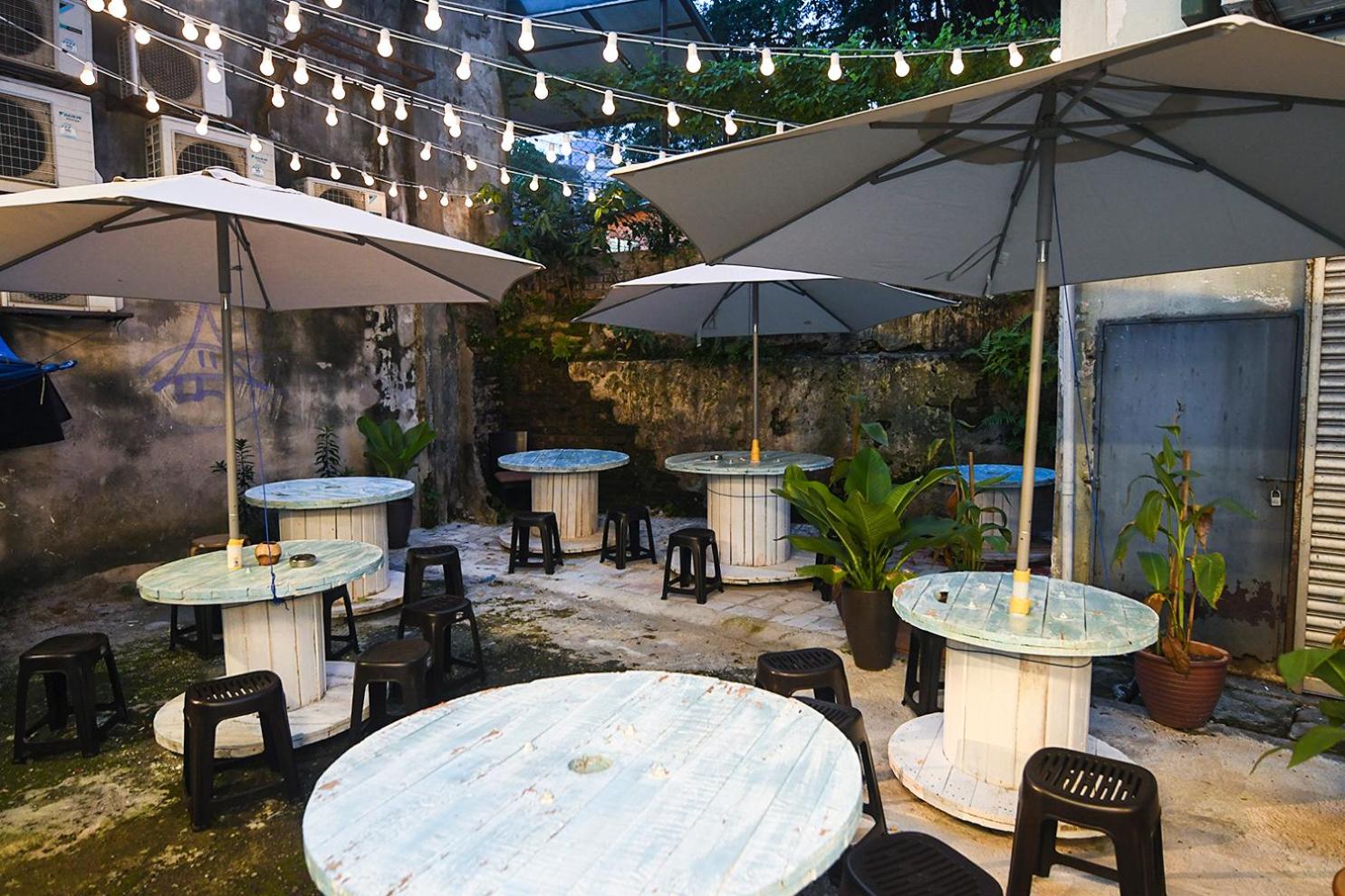 Sha La La Hostel