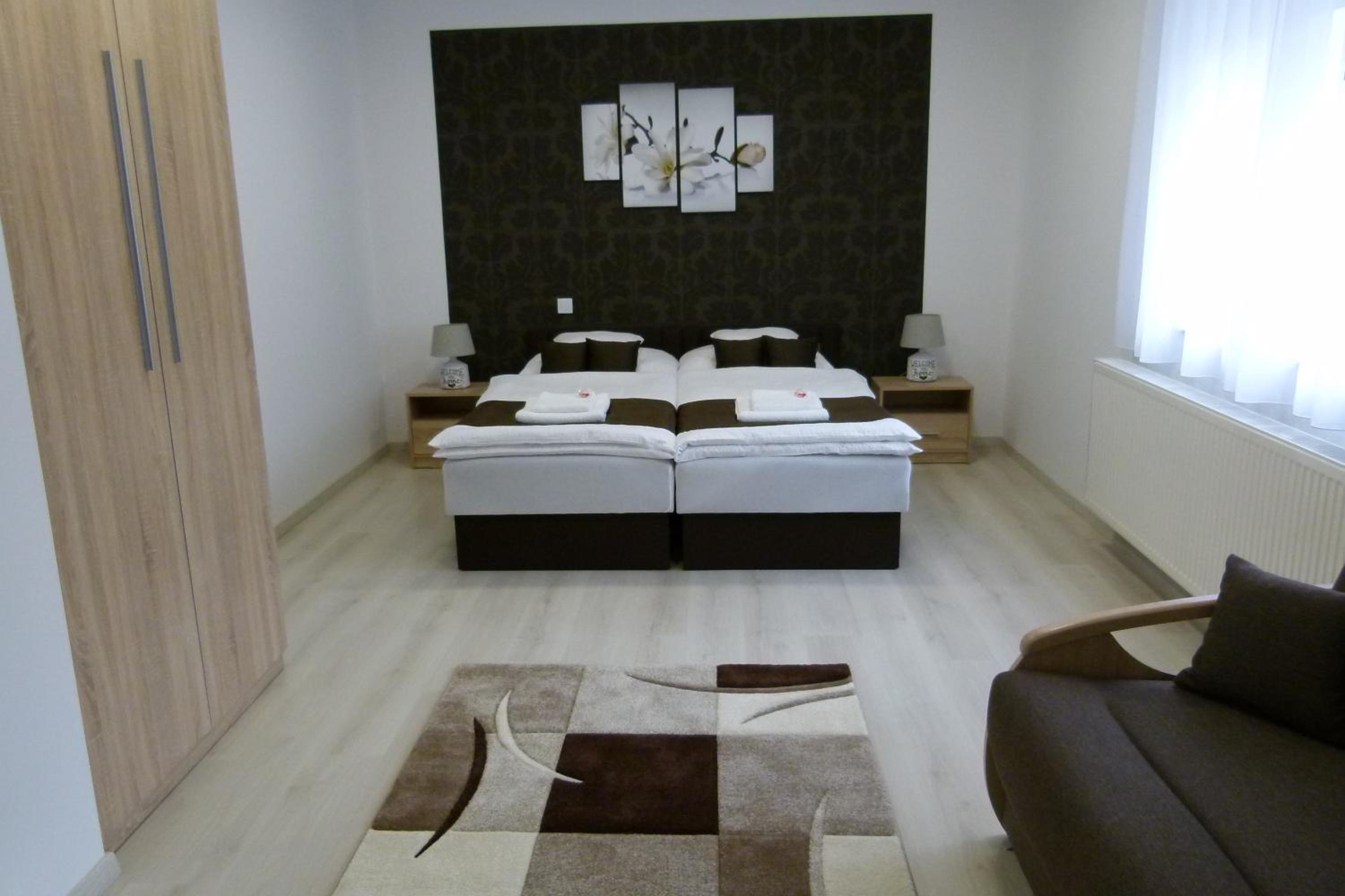 Wolf House Apartman view 5