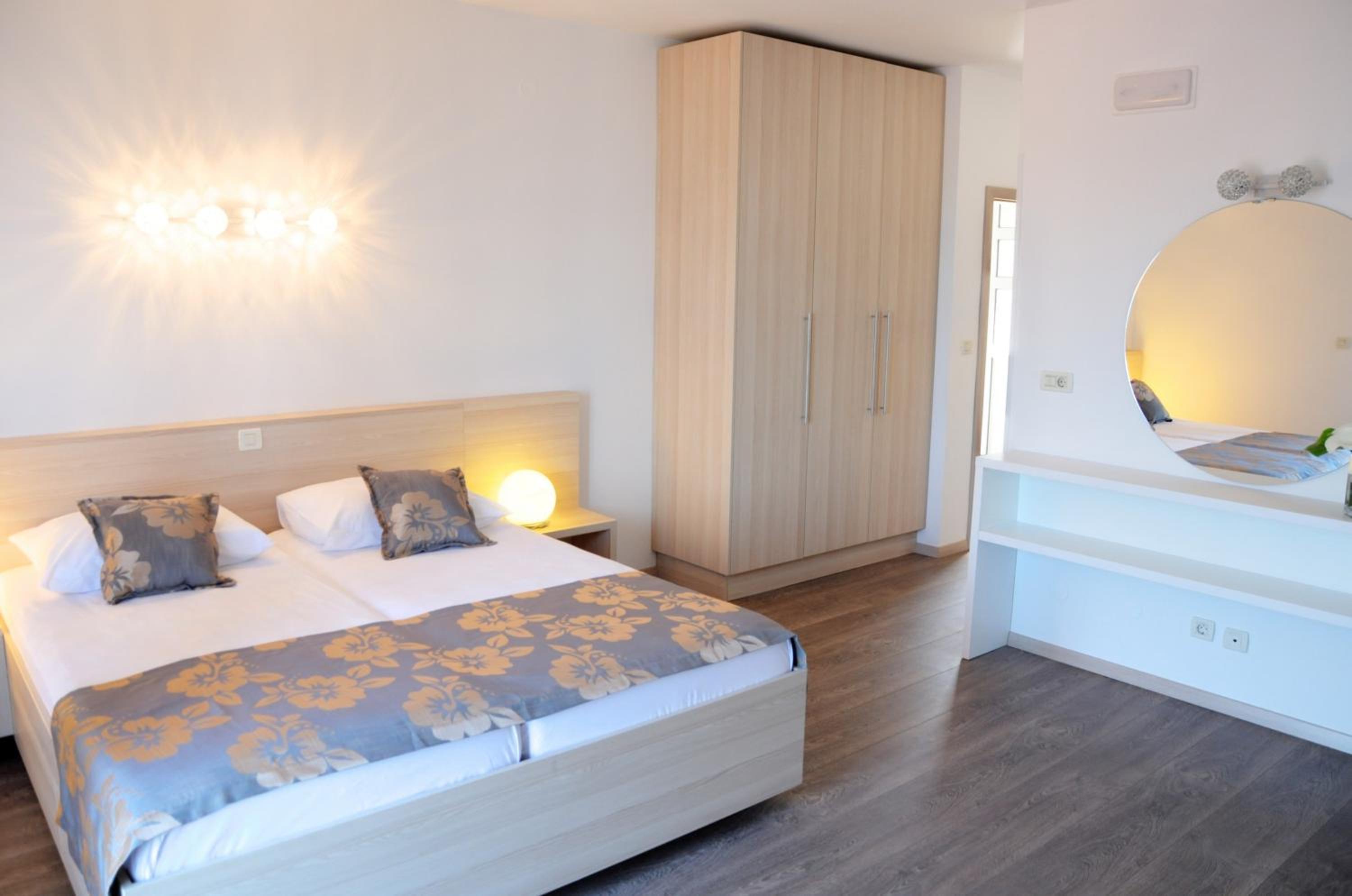 Paradis Apartments
