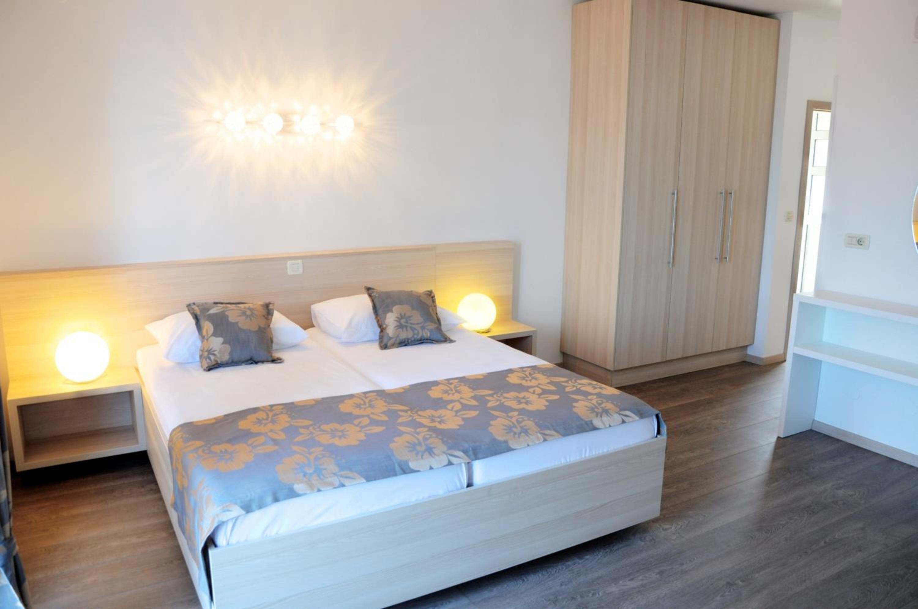 Paradis Apartments
