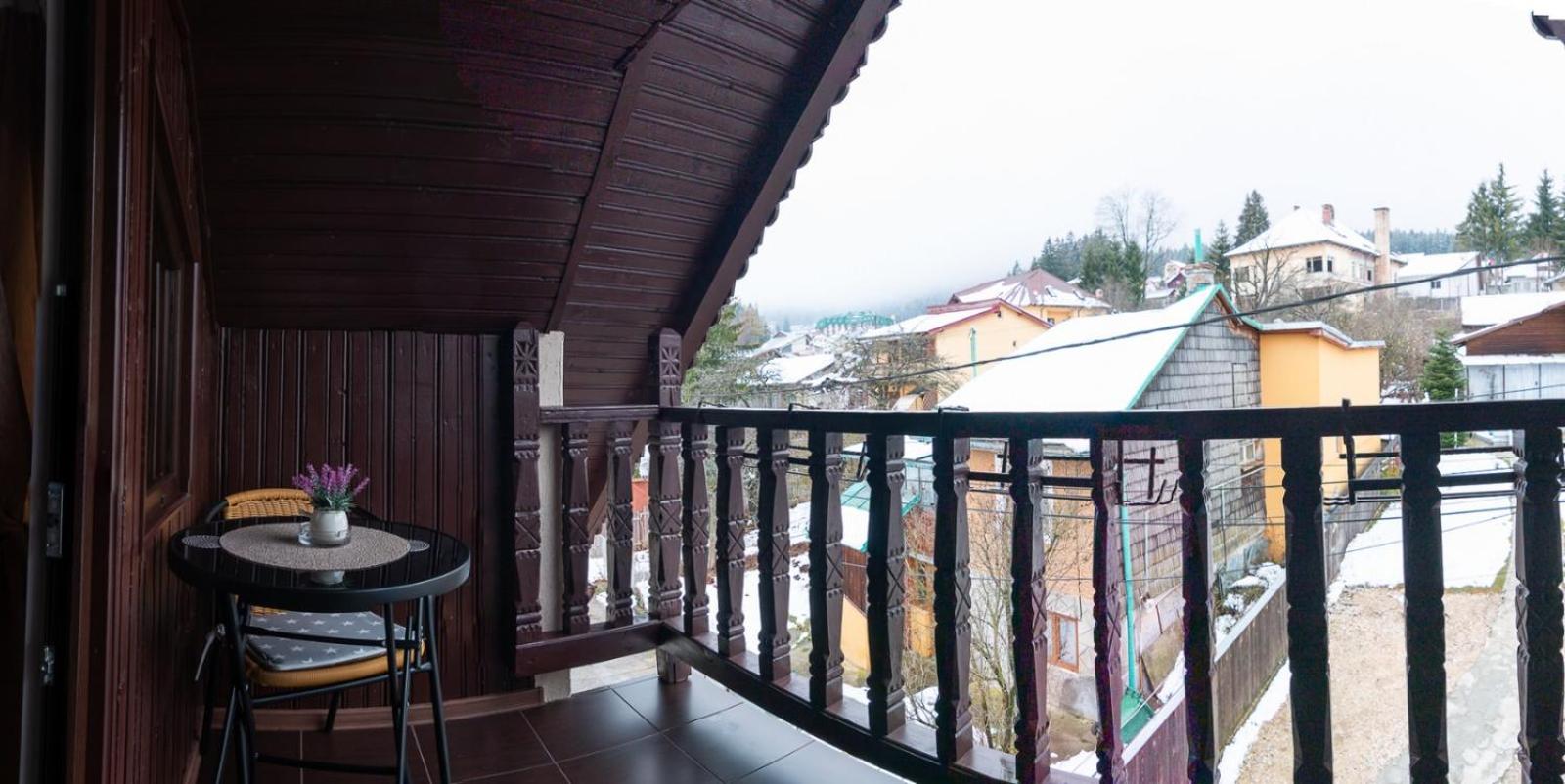 Casa Lazar view 3