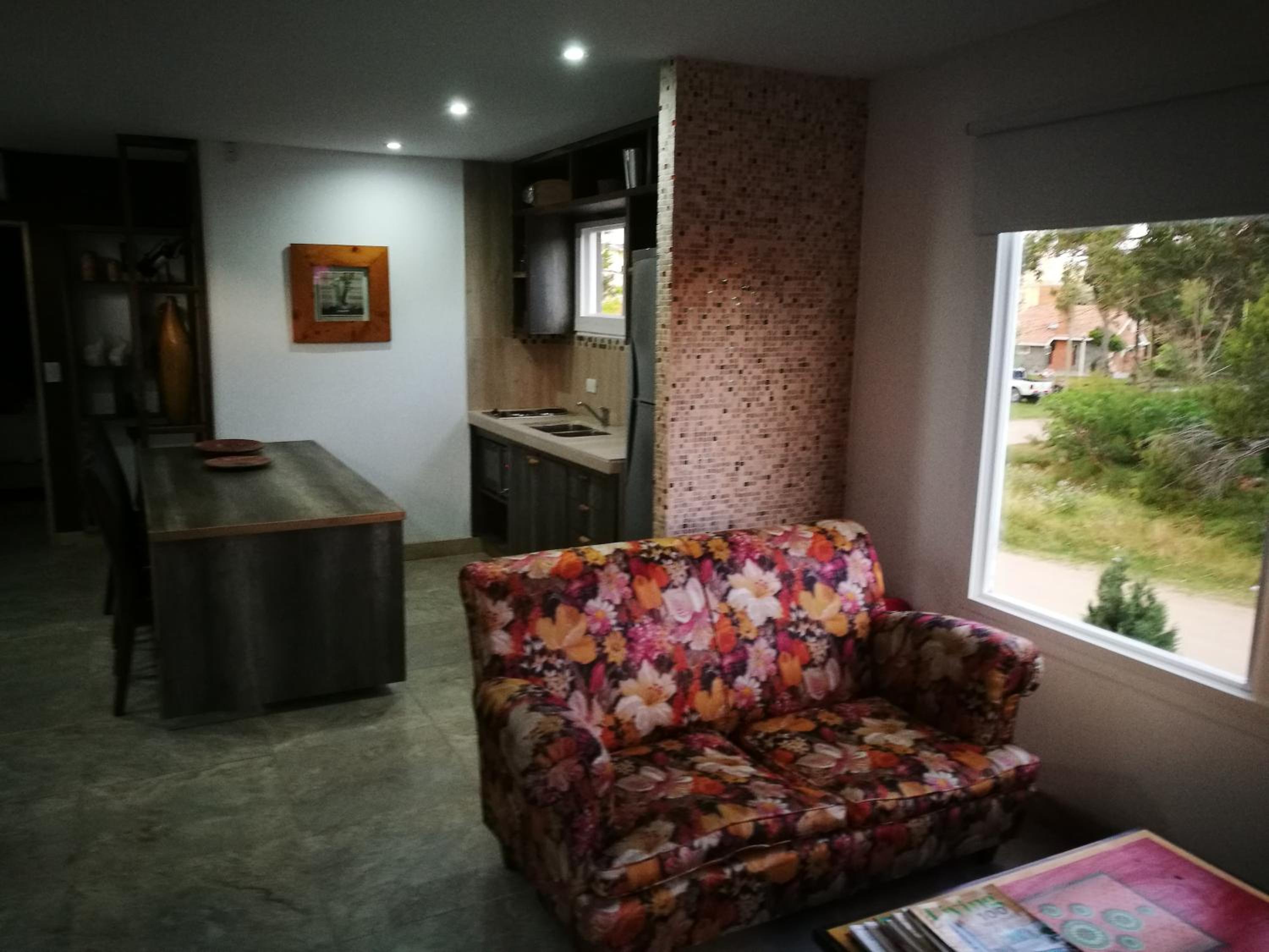 Departamento con parque a metros del mar